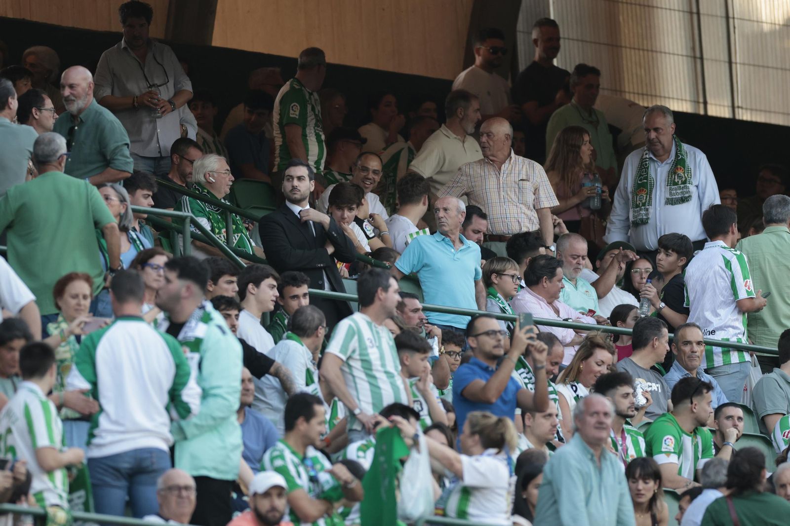 Búscate en las fotos del Betis - Valencia