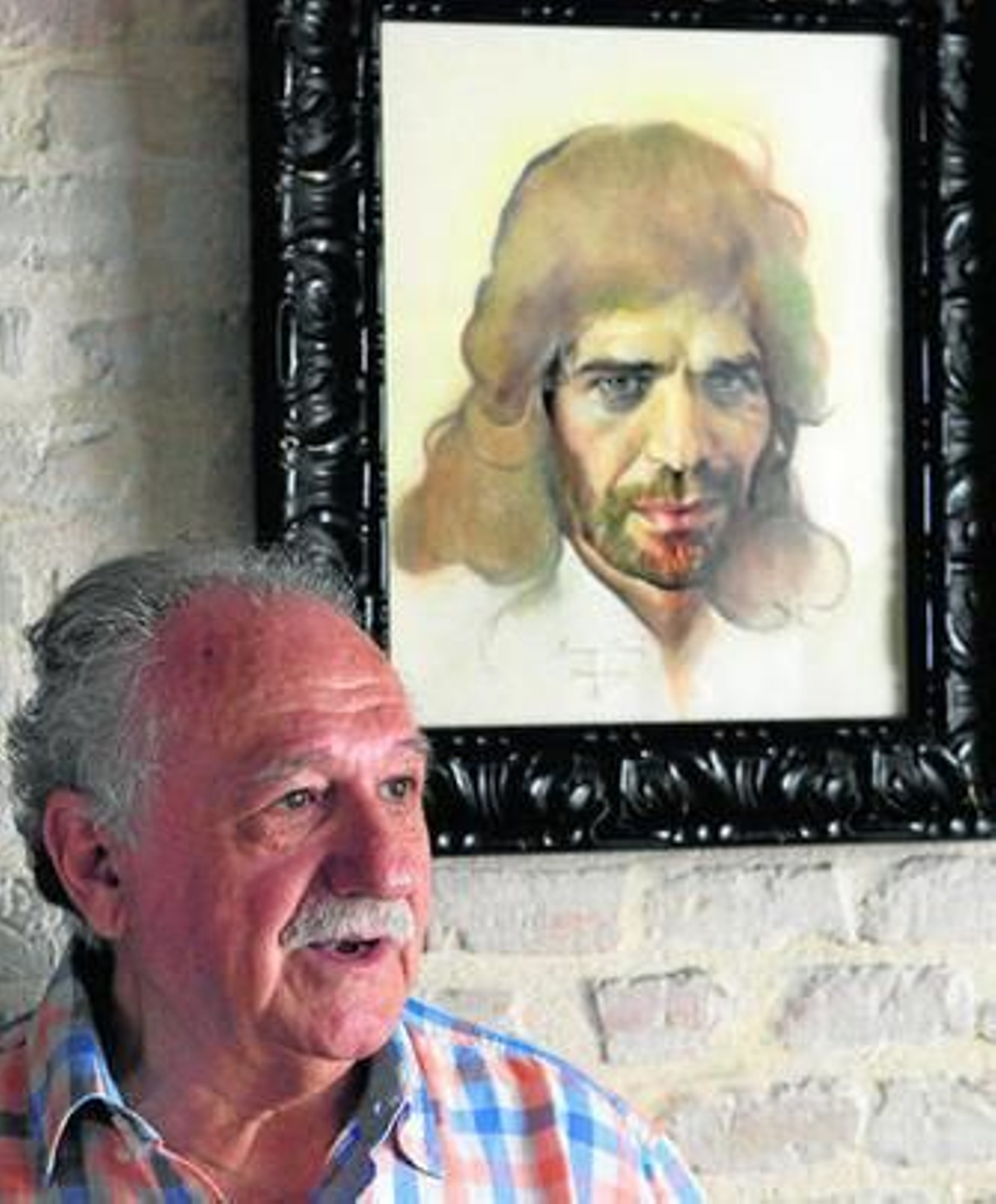 Ricardo Pachón, con un retrato de Camarón.