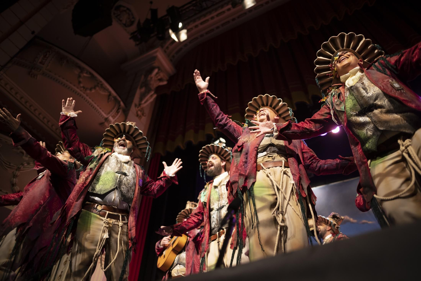 La última jornada de semifinales del Carnaval de Huelva, en imágenes