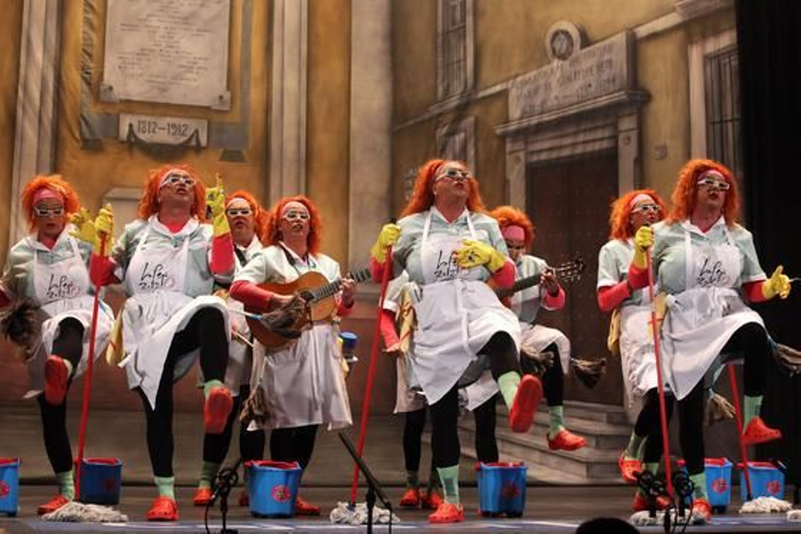 Chirigota Viva la Pepi  Foto: Jesus Marin