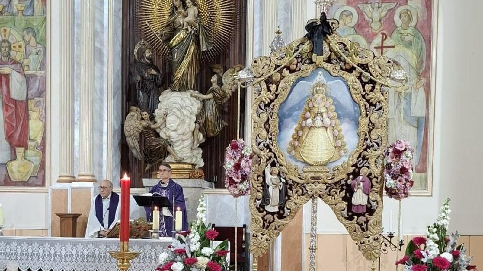 Sinpecado de la Hermandad de Valencia con el crespón negro.