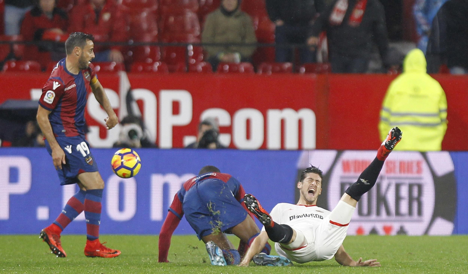Las imágenes del Sevilla-Levante