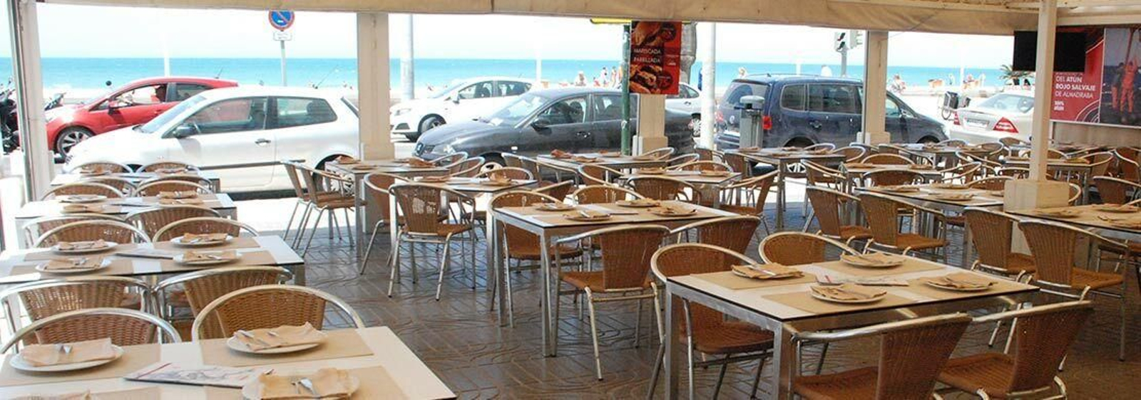 La Marea (Cádiz). Un clásido imperdible de la capital gaditana. Ya están aquí, y son salvajes. Con esa publicidad que ha calado tanto anuncian cada temporada que ha llegado el atún, y sus creaciones son magníficas. Todo ello en un marco incomparable y mirando a la playa Victoria. Paseo Marítimo, 1. Cádiz. Reservas: 956 280 347. Info@lamarea.es Horario: Abre todos los días.