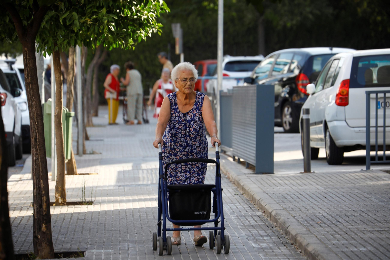 Un paseo por el barrio de Fátima una mañana de verano en Córdoba, en imágenes