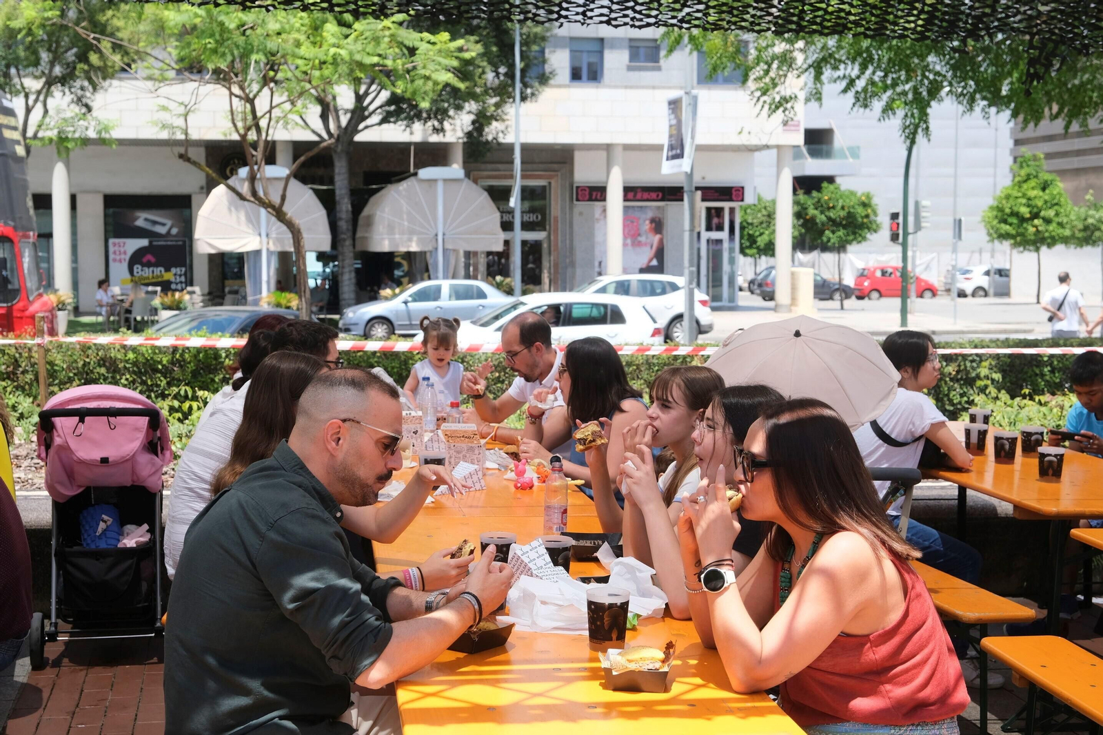 The Champions Burger vuelve a llenar El Vial de Córdoba en su primera jornada de tarde, en imágenes