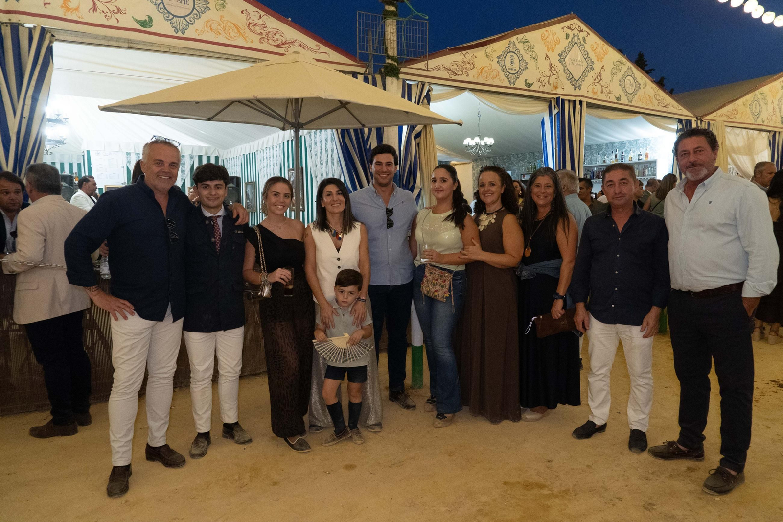 Imágenes del ambiente del ambiente de la tarde del domingo en la Feria de Otoño y del Caballo 2025 de Huelva