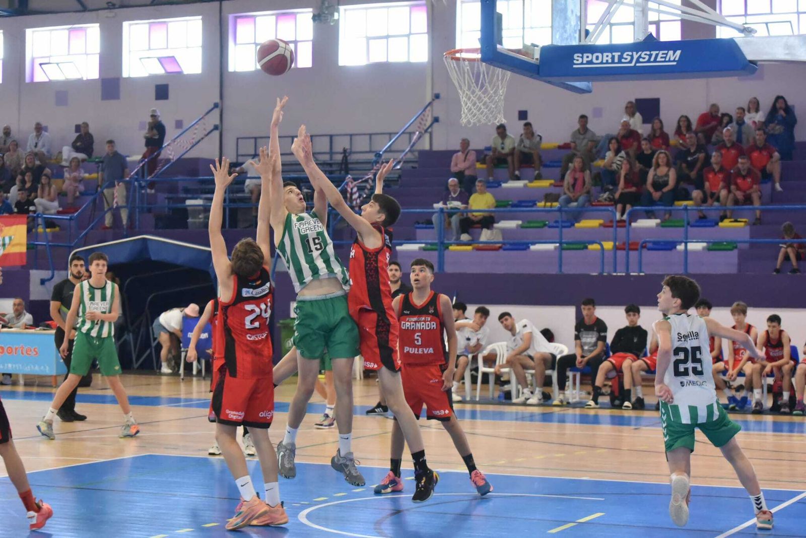 Las fotos de las semifinales del Cadeba infantil masculino de La Línea