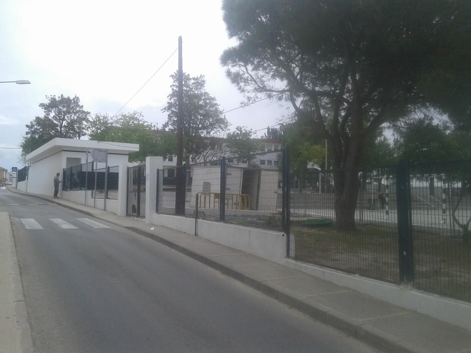 El colegio Atlántida, donde ayer jueves se comunicaba uno de los últimos casos constatados, en una imagen de archivo.