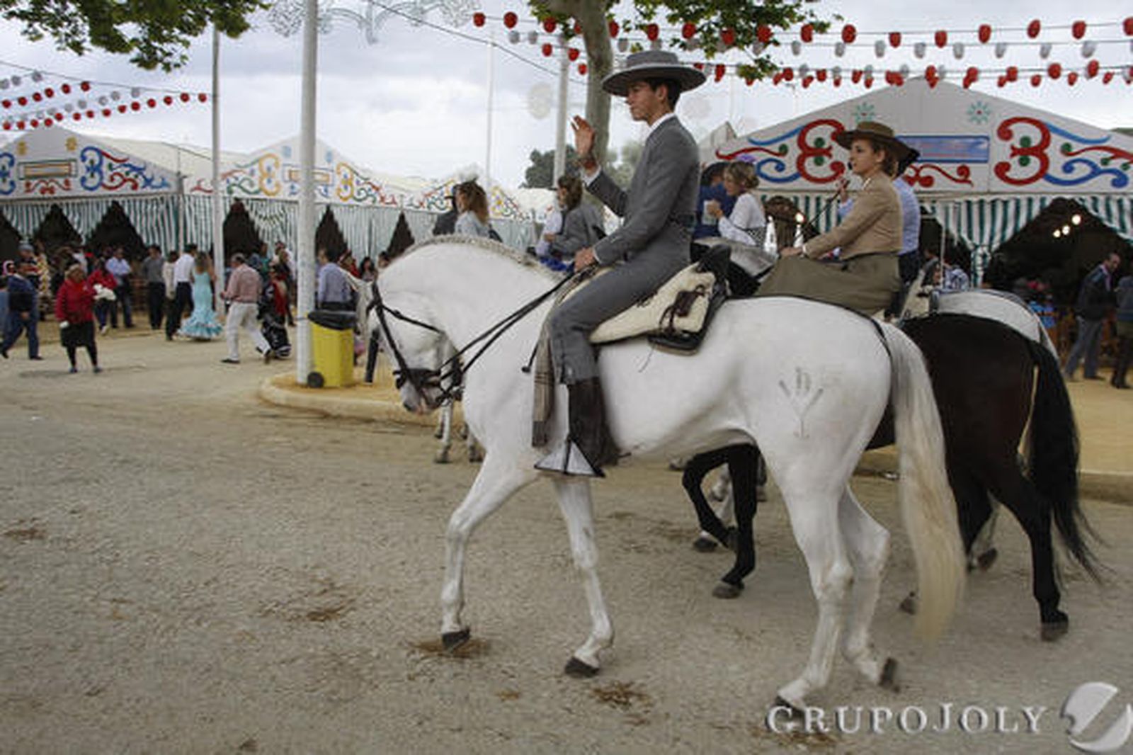 La lluvia y el frío empañaron la jornada en el recinto ferial de Las Banderas.

Foto: Andrés Mora