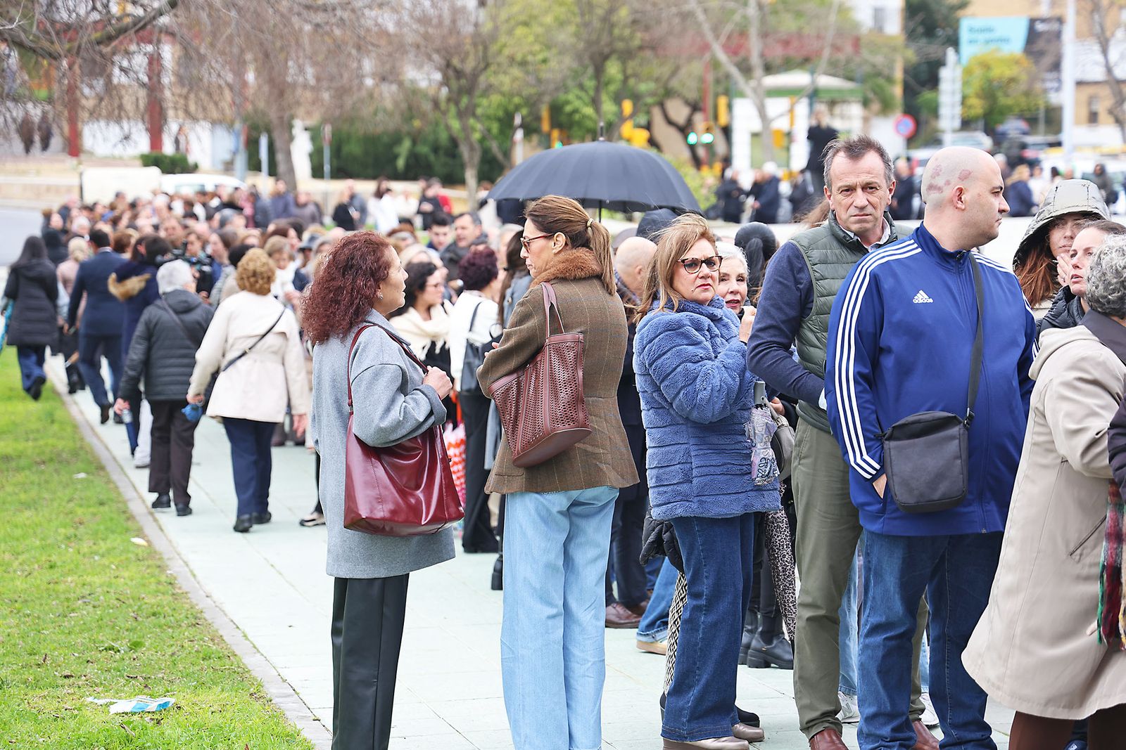 Fotografías del ambiente previo a la Misa funeral por las víctimas del accidente ferroviario
