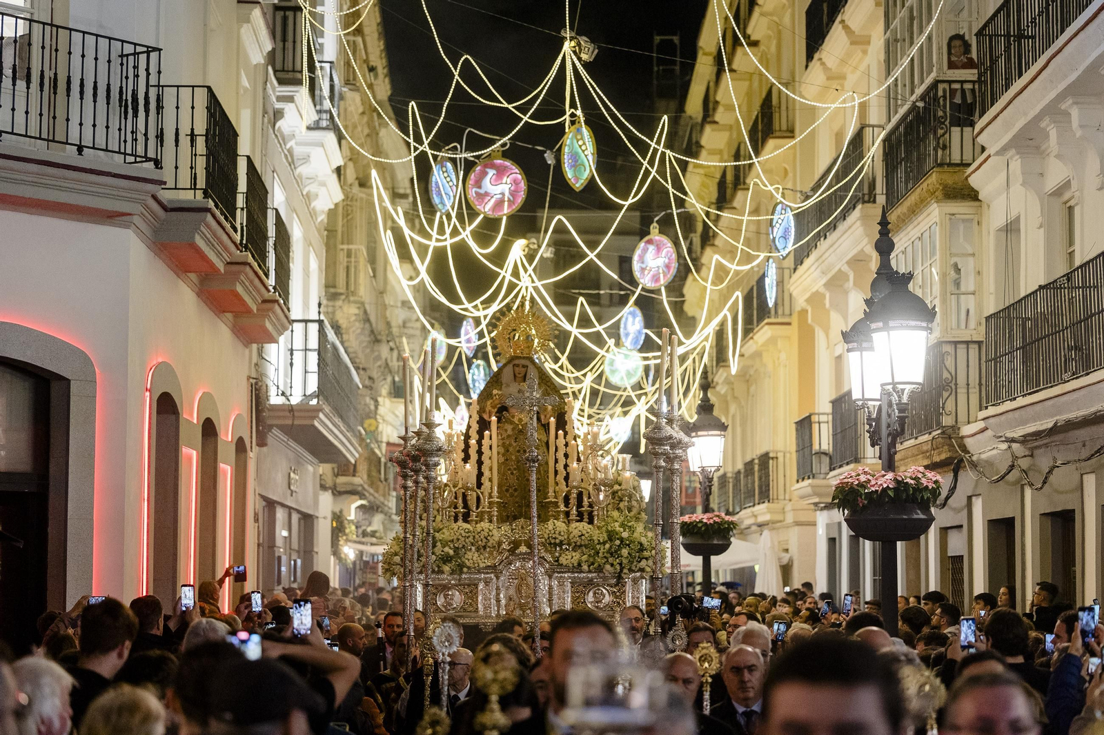 La procesión de regreso a la Merced de la  Virgen del Buen Fin de Sentencia en imágenes