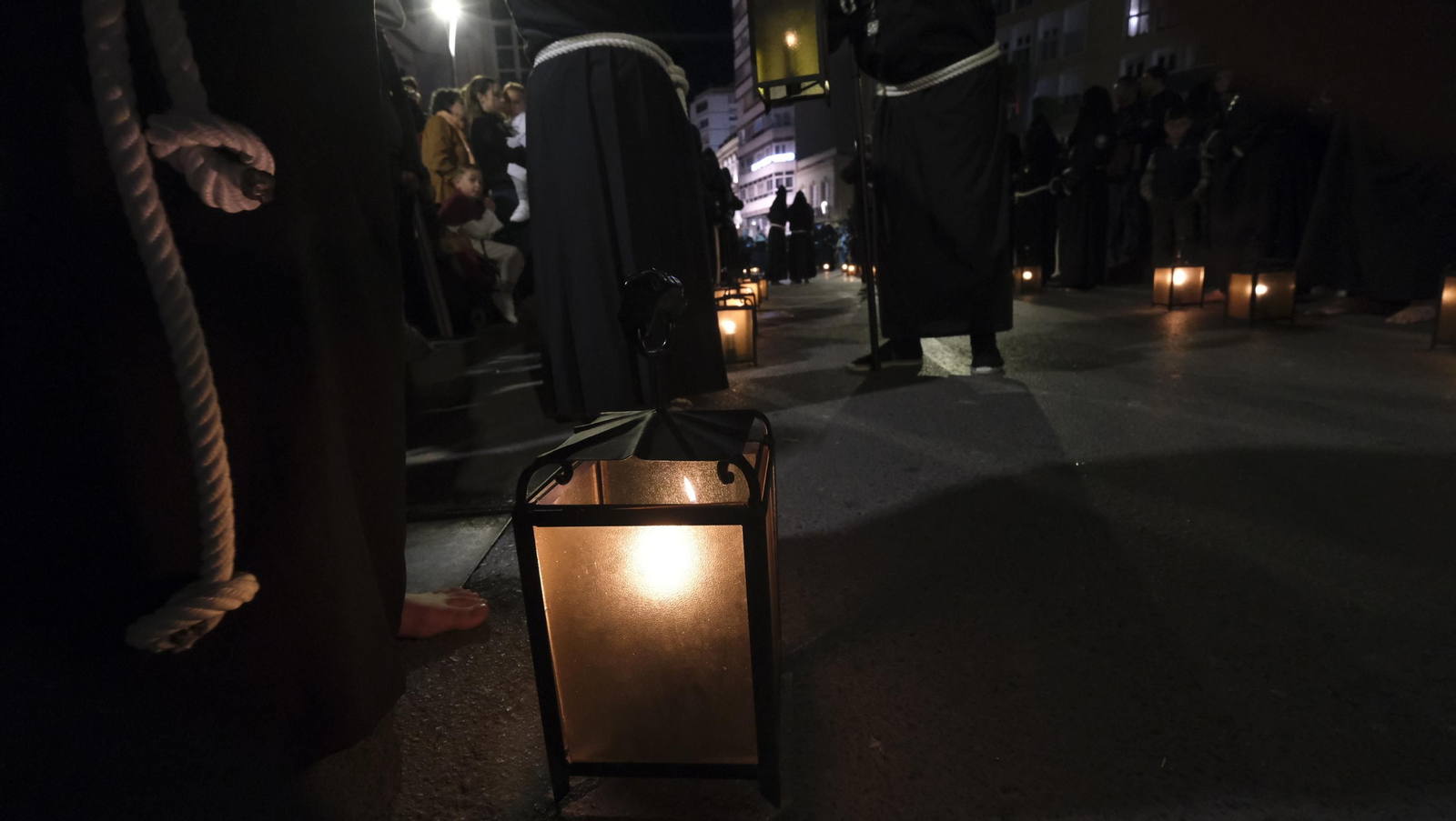 Procesión del Perdón en Almería, en imágenes
