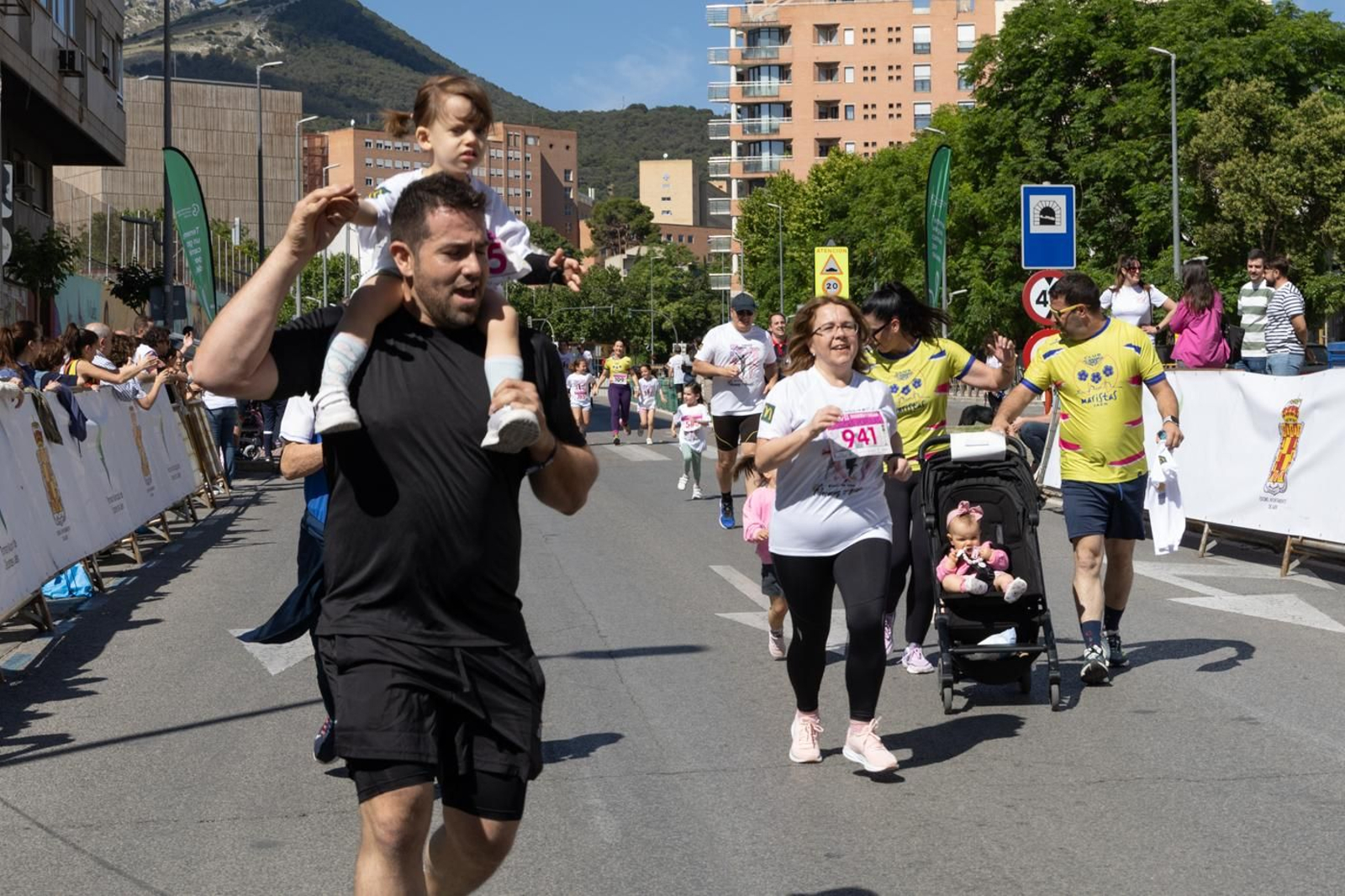 En imágenes: Éxito de participación en la  XXVII Carrera Popular 'Educación por el Deporte'  de Maristas