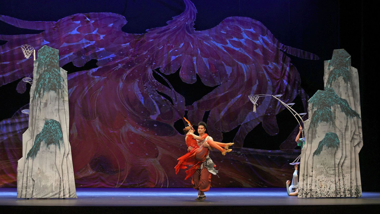 Imágenes del 'Gran Circo Acrobático de China' en el Teatro Villamarta