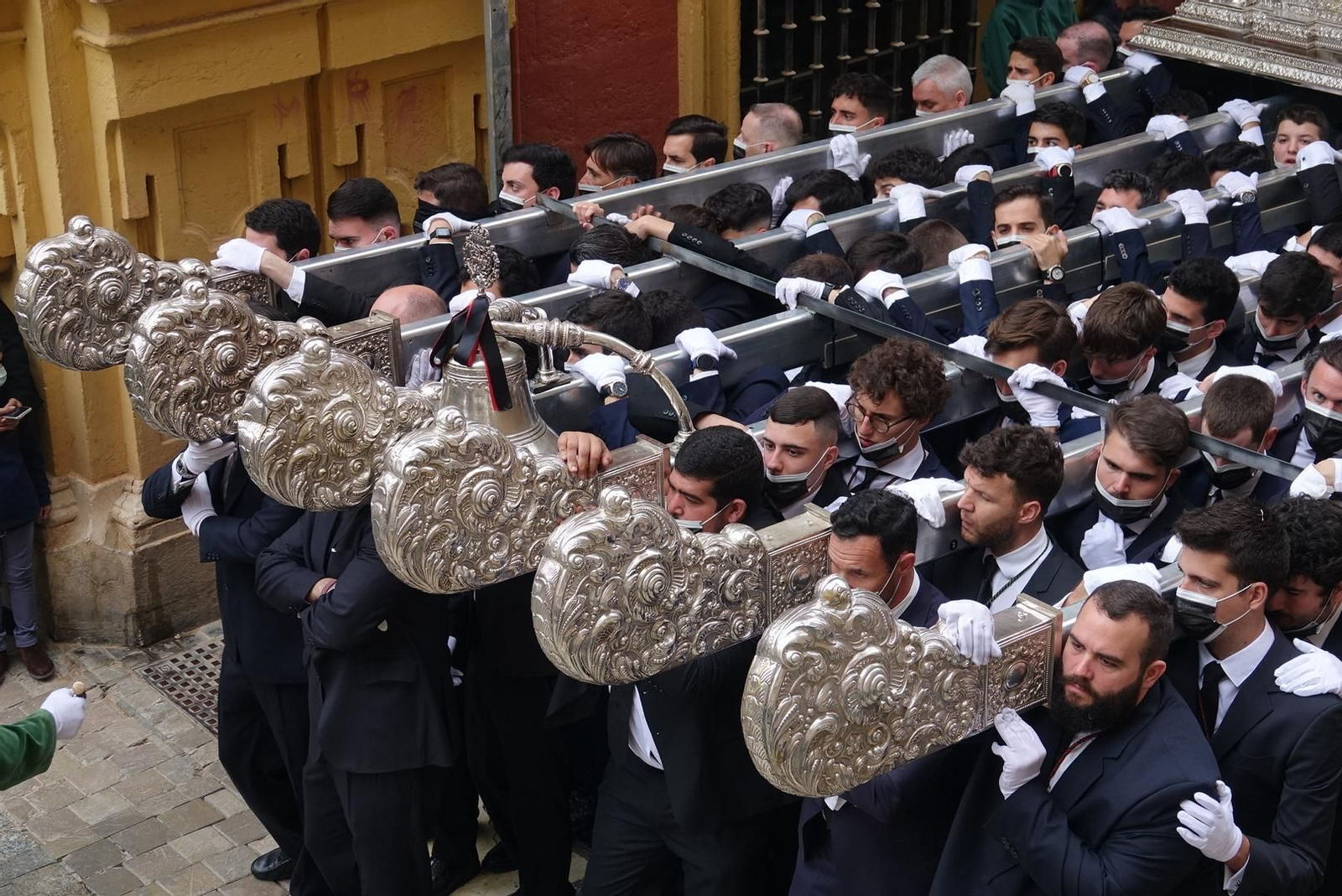 Las fotos de Estudiantes, en el Lunes Santo de Málaga