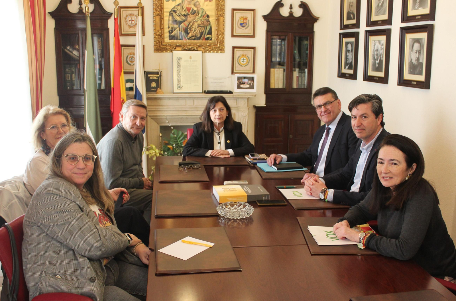 Reunión entre VOX y el Colegio de Médicos.