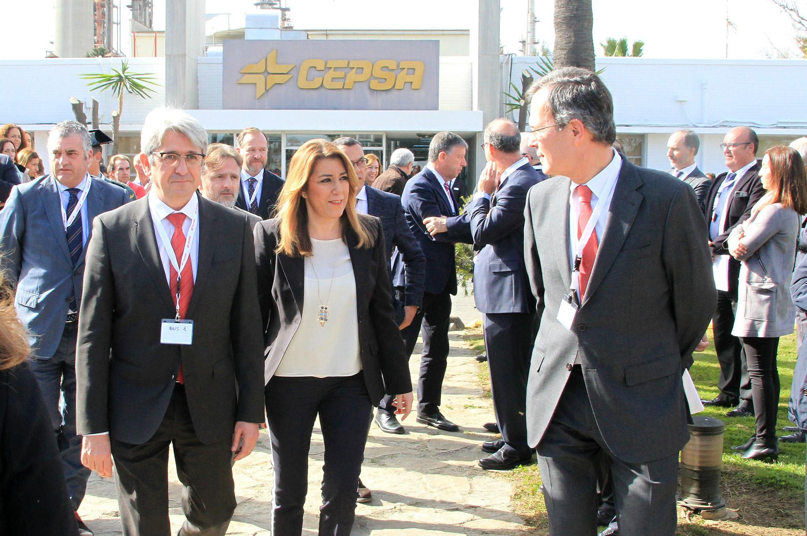 La presidenta de la Junta de Andalucía, Susana Díaz, y el consejero delegado de Cepsa, Pedro Miró, inauguran el proyecto 'Optimización de Aromáticos' de Cepsa, en imágenes