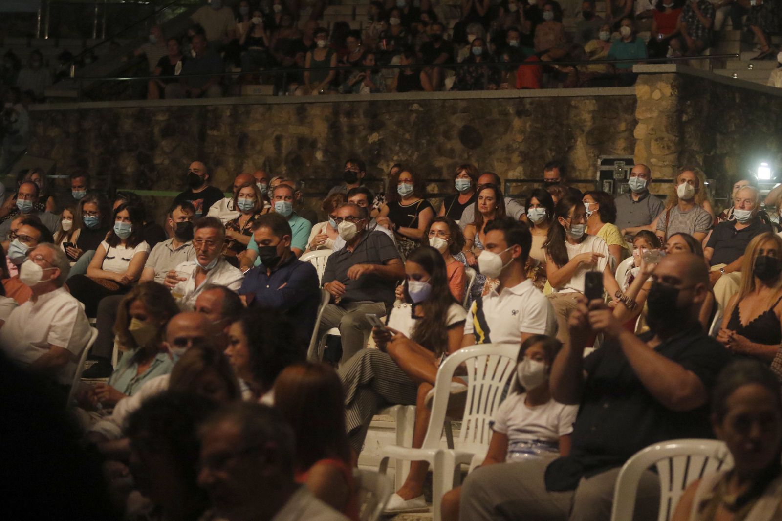 El concierto de Ara Malikian en el Teatro de la Axerquía de Córdoba, en imágenes