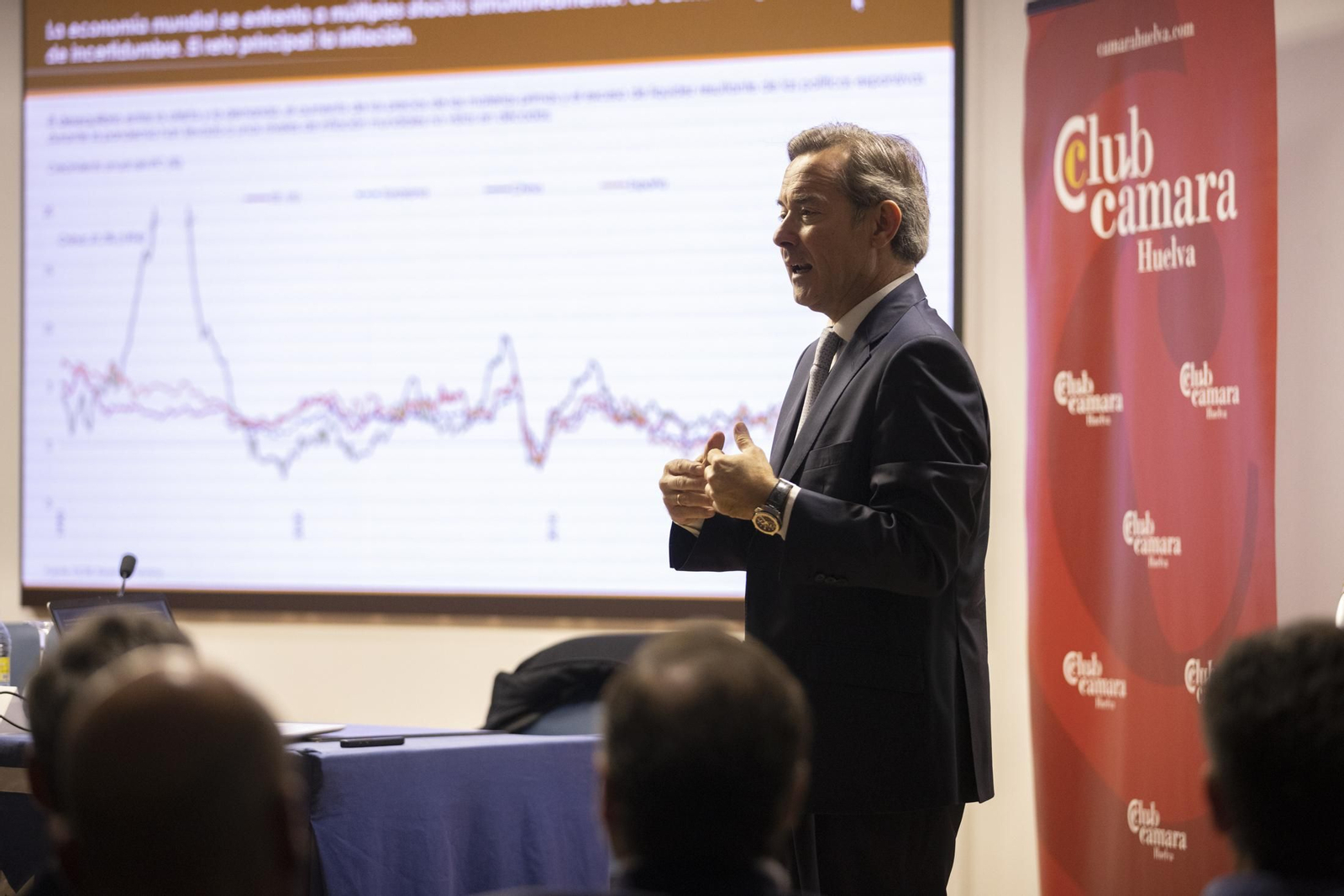 Imágenes de la conferencia de Ricardo Martínez Rico organizada por Club Cámara en la Fundación Caja Rural del Sur