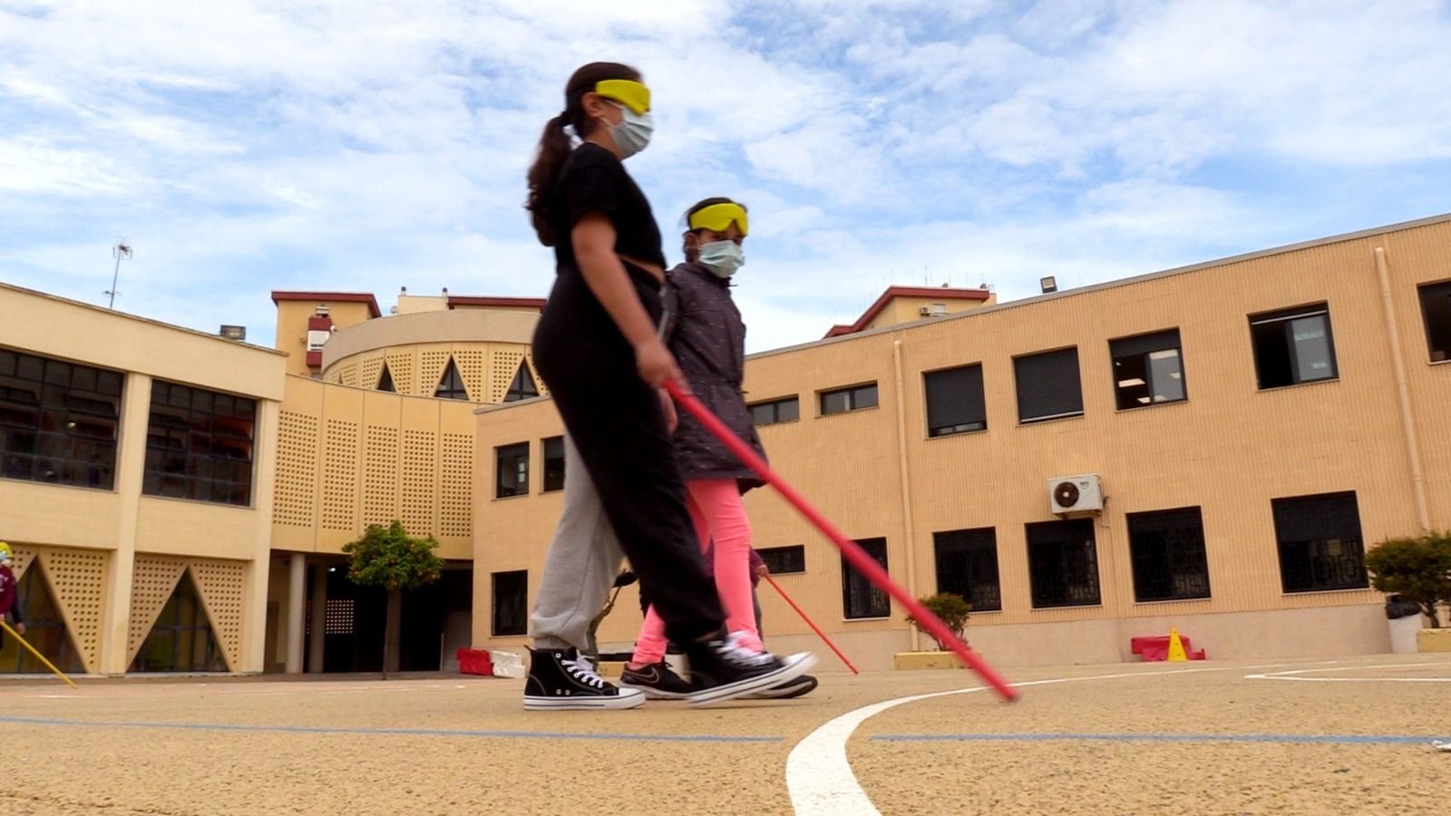 Alumnos durante la práctica de simulación.