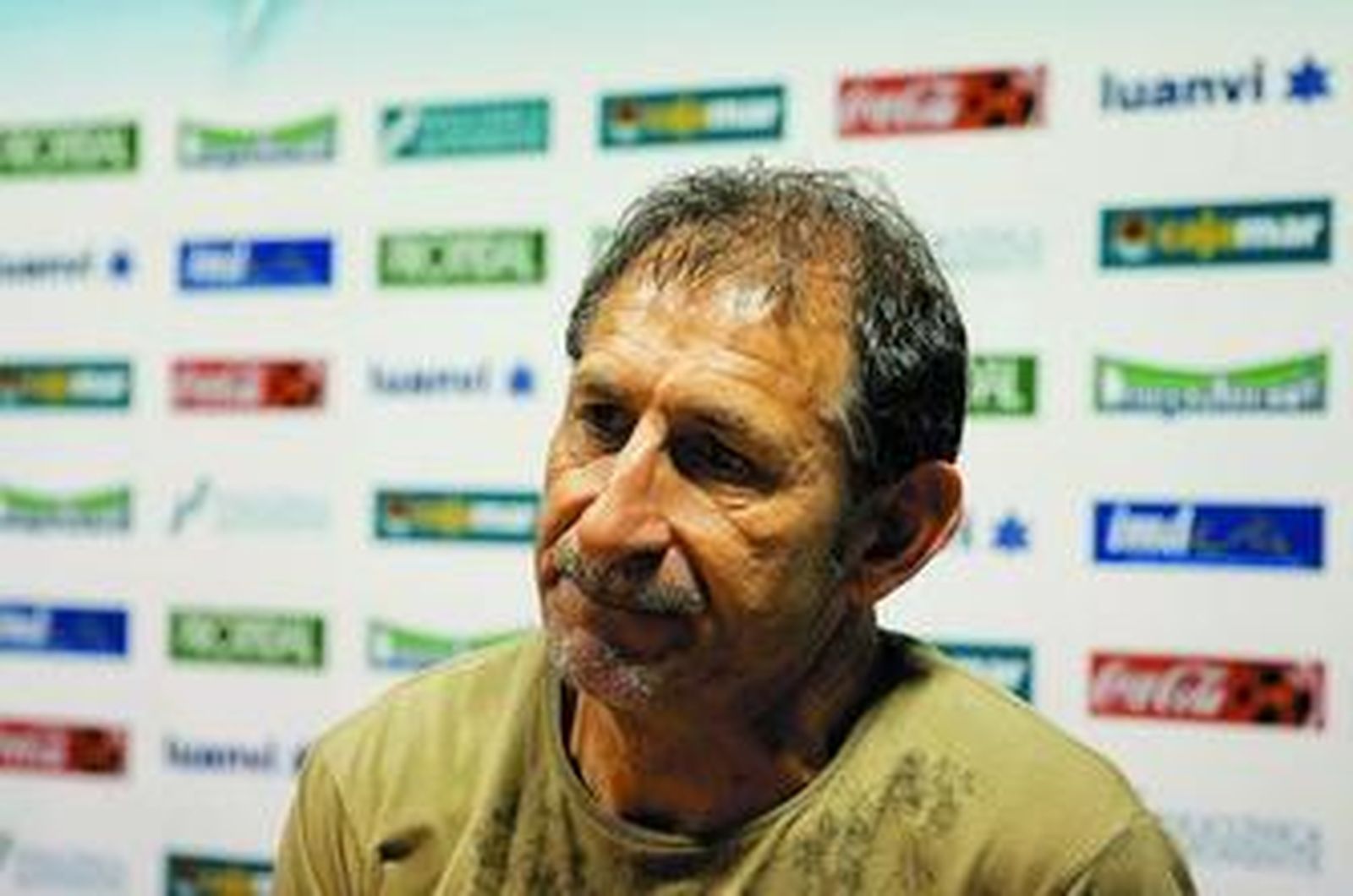 Castro Santos reconoce que la cosa está complicada, pero no pierde la fe.