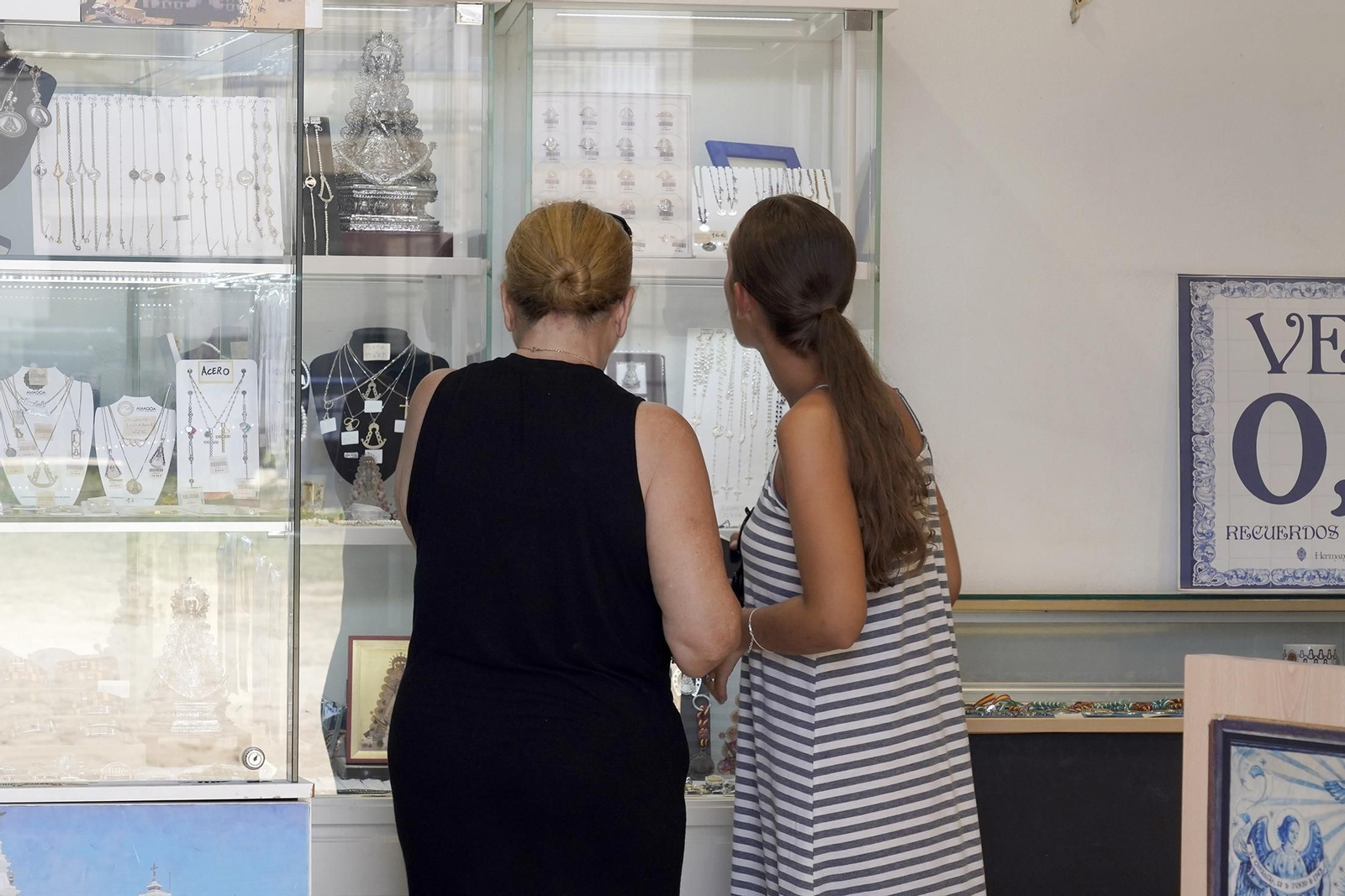 Imágenes del ambiente en la aldea durante el domingo de Rocío Chico