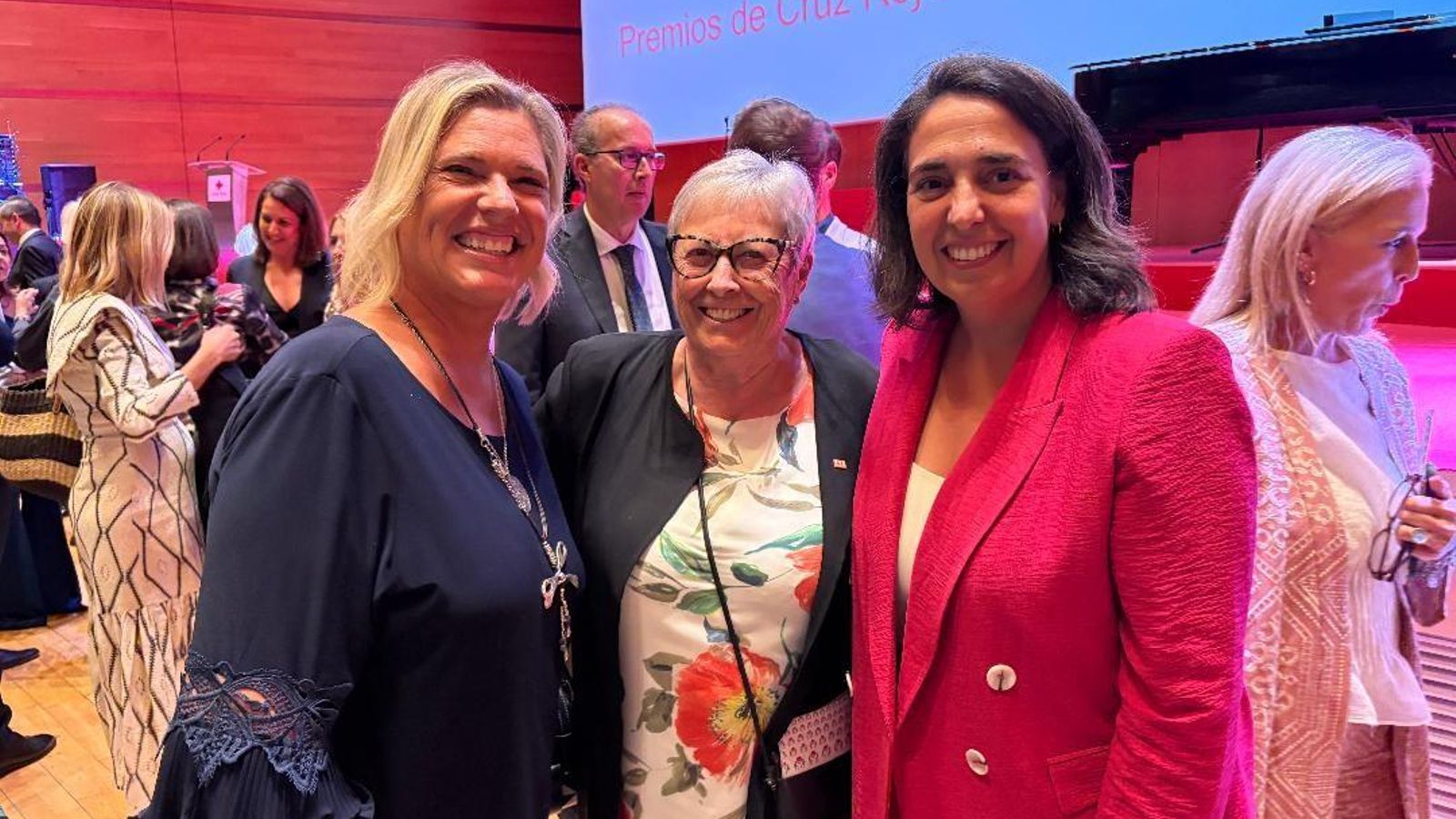 Lola Palomino, Concha García González y Carmen Sánchez.
