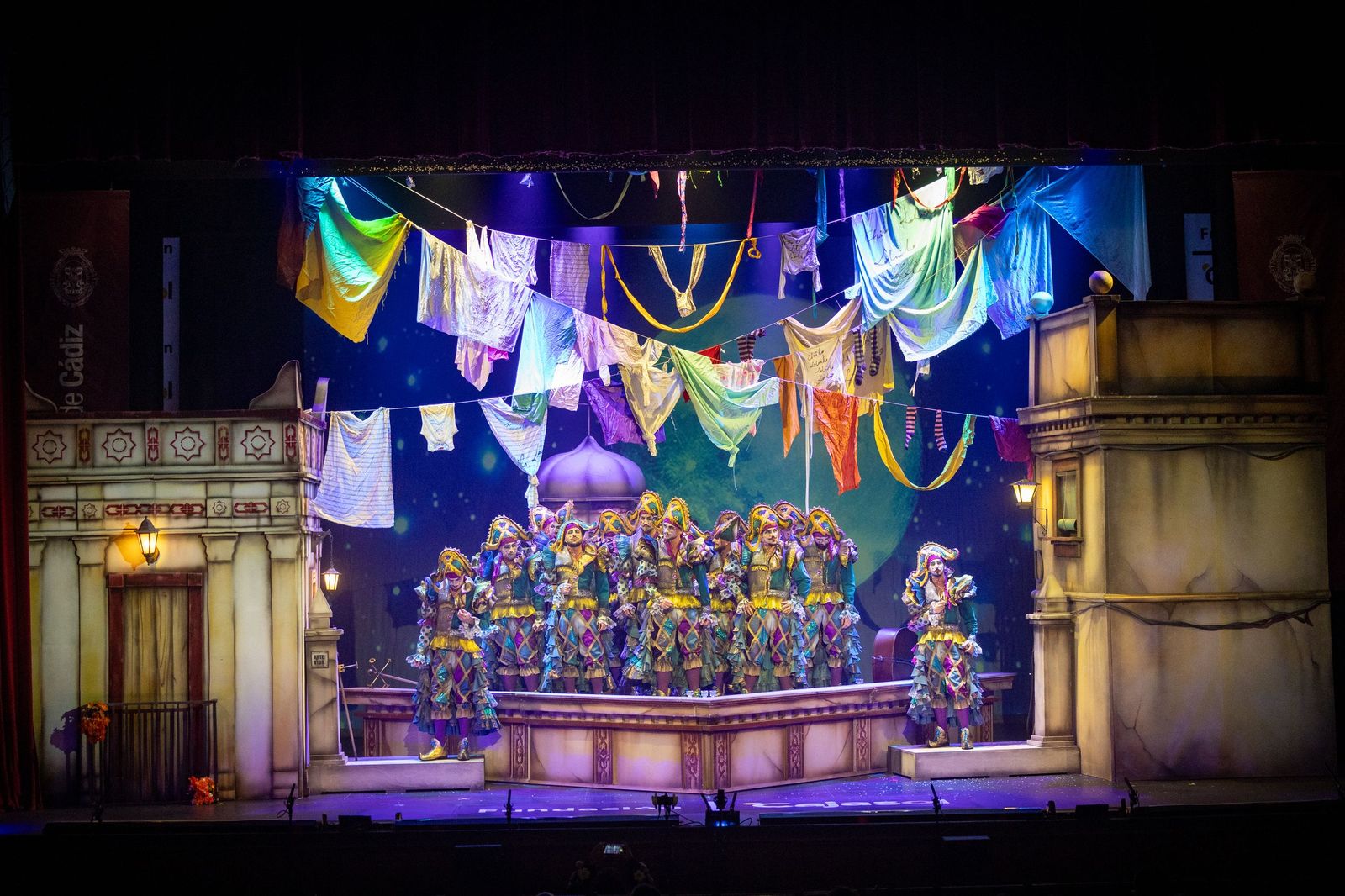 Comparsa 'Los locos' en su pase por preliminares