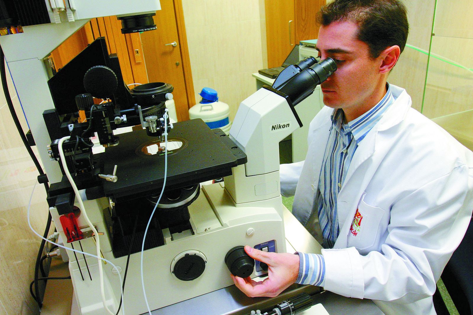 Un profesional de Clínicas Rincón, en una imagen de archivo.