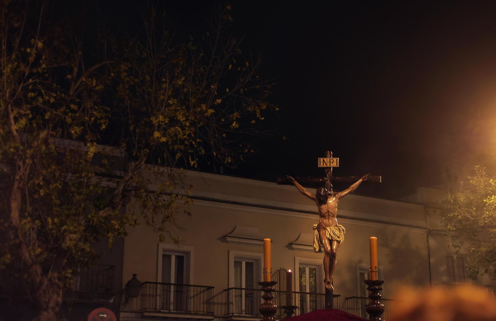 Imágenes de las Hermandades de la madrugada del Viernes Santo en Jerez 2025
