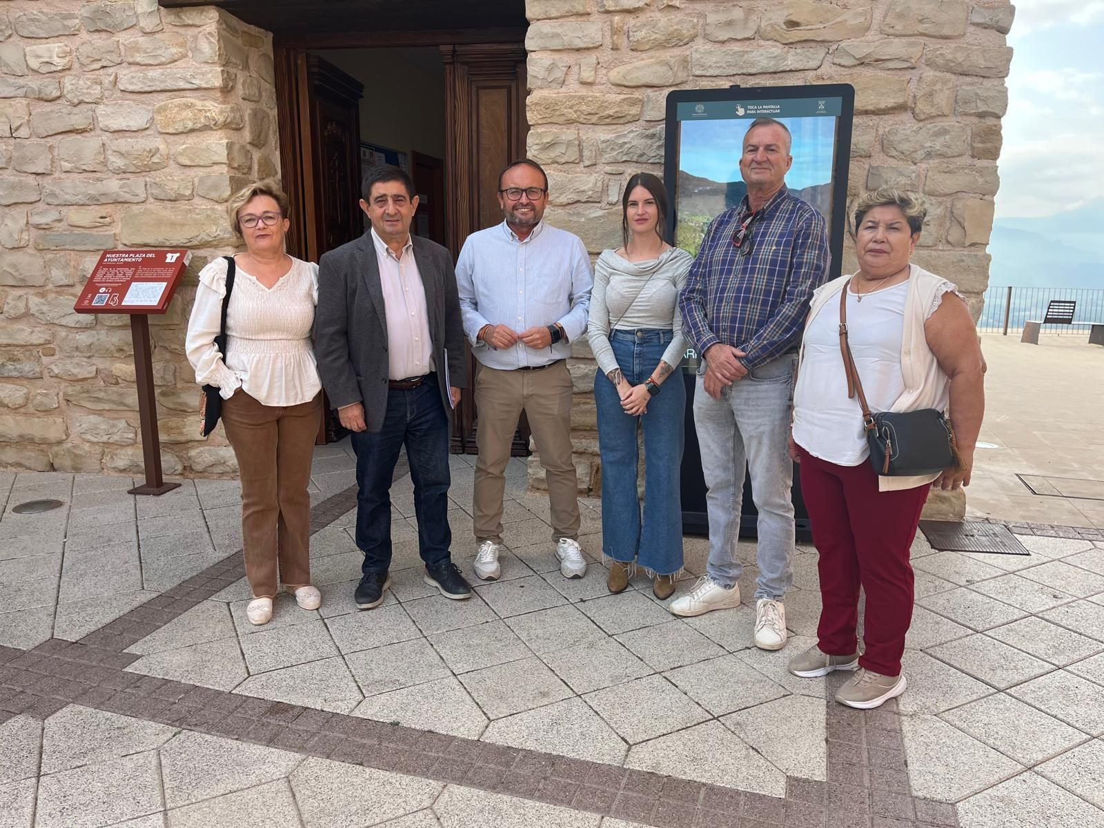 Visita institucional de Francisco Reyes a Torres de Albanchez.
