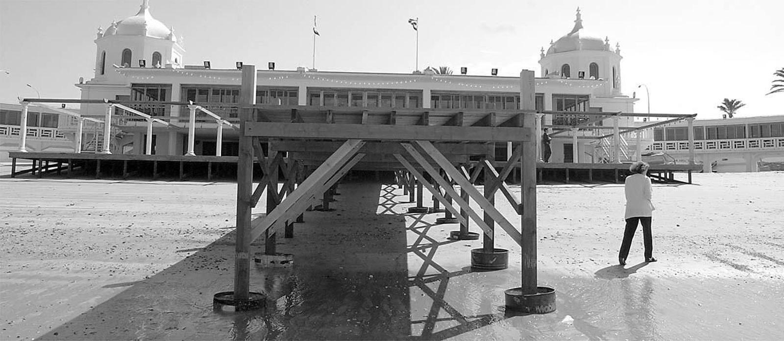 Parte del set de rodaje de la película 'Muere otro día'