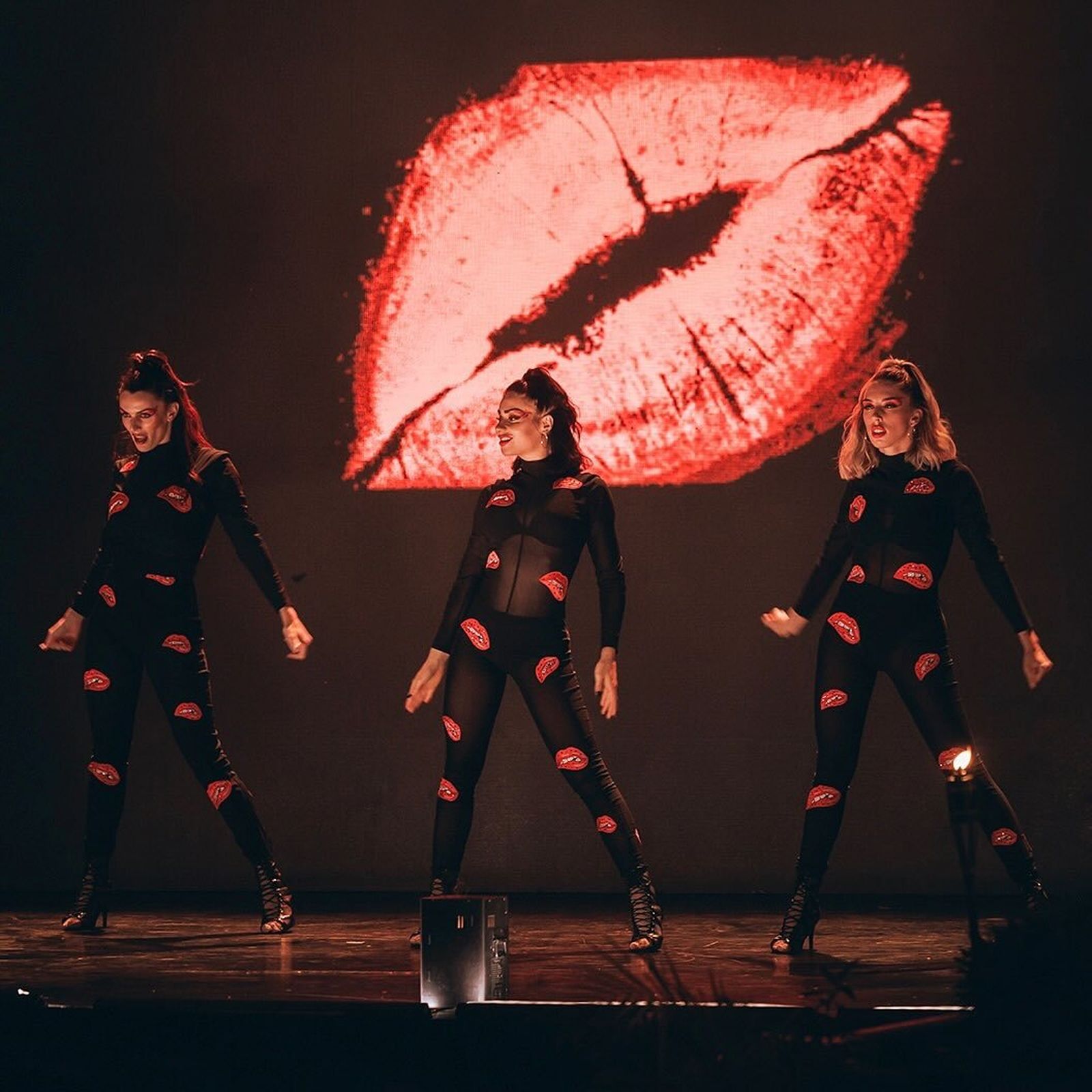 Bailarines del nuevo espectáculo 'Departures'