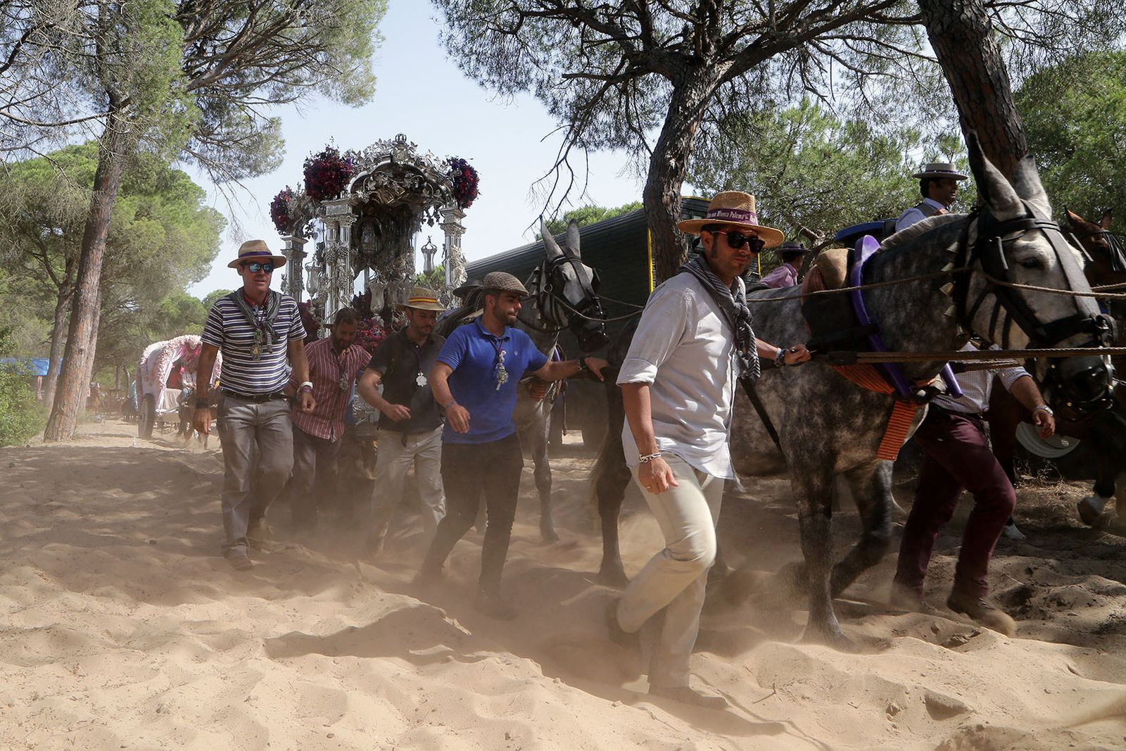 Las imágenes de la segunda jornada de camino de la Hermandad de Jerez