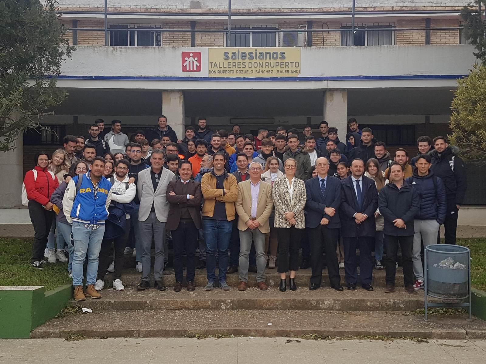Colegio Salesiano Lora Tamayo, en una visita de Juan Antonio Cabello, delegado de Educación.