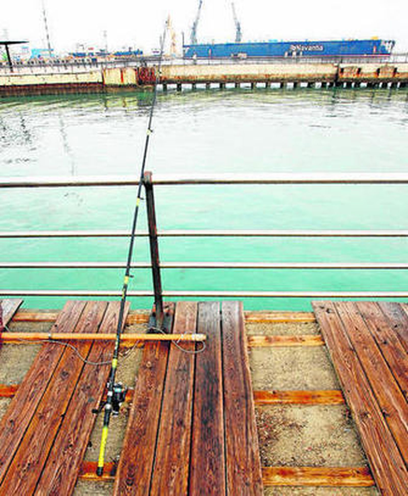 La piscina se iba a situar al final del paseo marítimo de Astilleros.