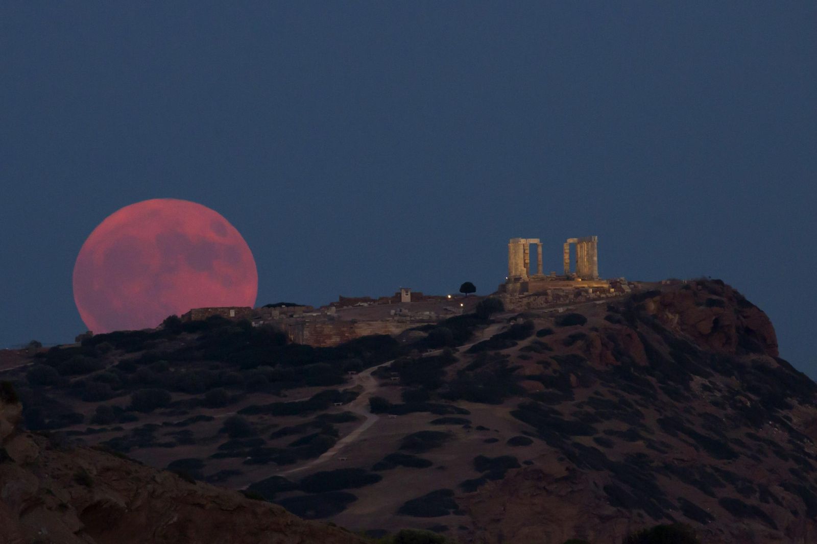 La Superluna azul captada en diferentes partes del planeta: un disfrute visual de la Luna del Esturión