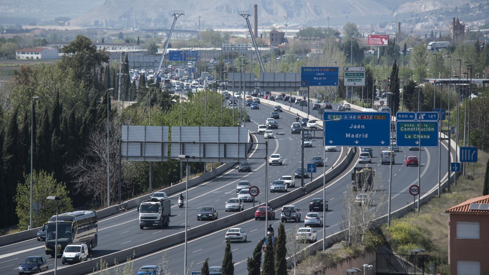 La Circunvalación de la capital, en el tramo entre las salidas a Severo Ochoa y a la Chana