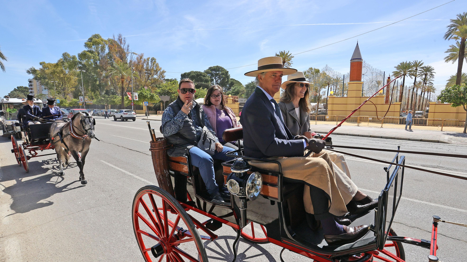 'Los carruajes de la integración' con jóvenes de Cedown y Aspanido por Jerez