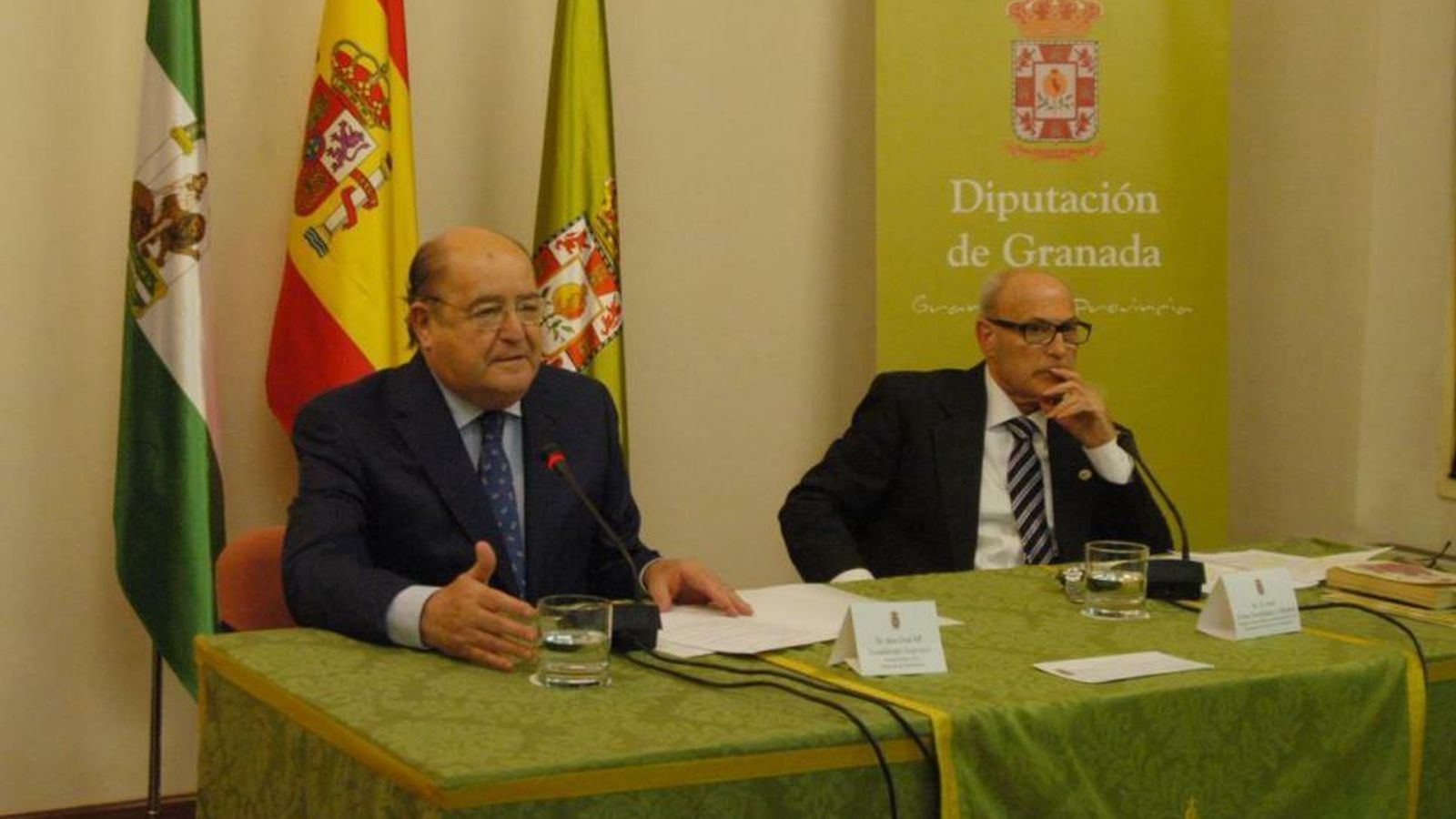José María Guadalupe lo presenta como conferenciante