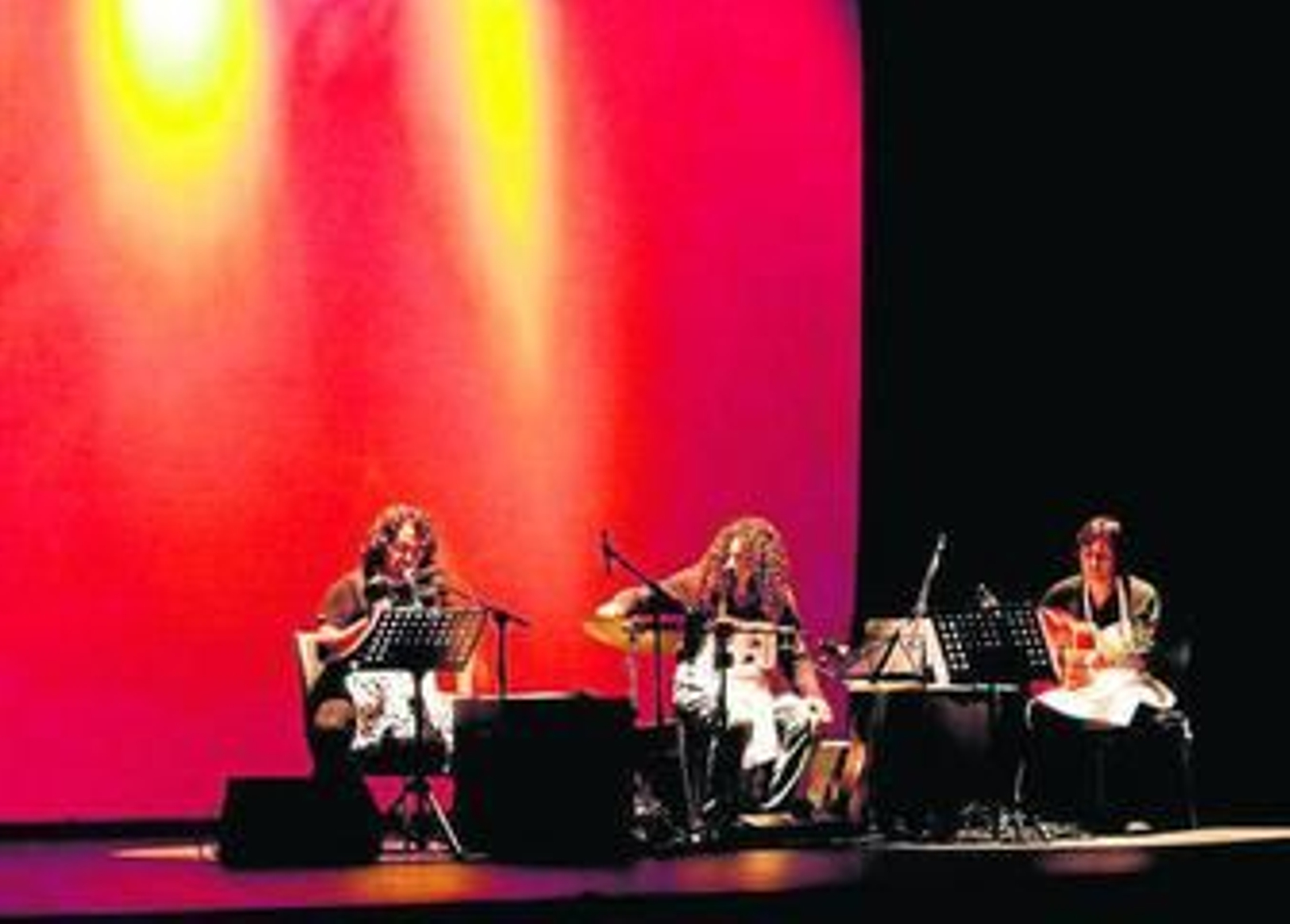 De izquierda a derecha, Nacho Albert, Juanma Amador y Miguel Olmedo, el pasado mayo en el Cánovas.