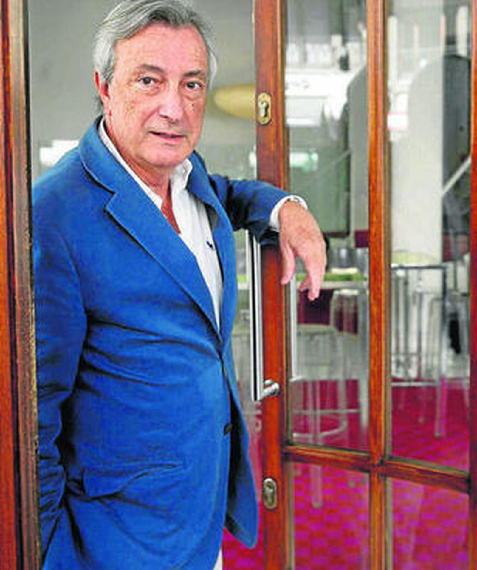 "Al EI hay que combatirlo sobre el terreno y en las redes"