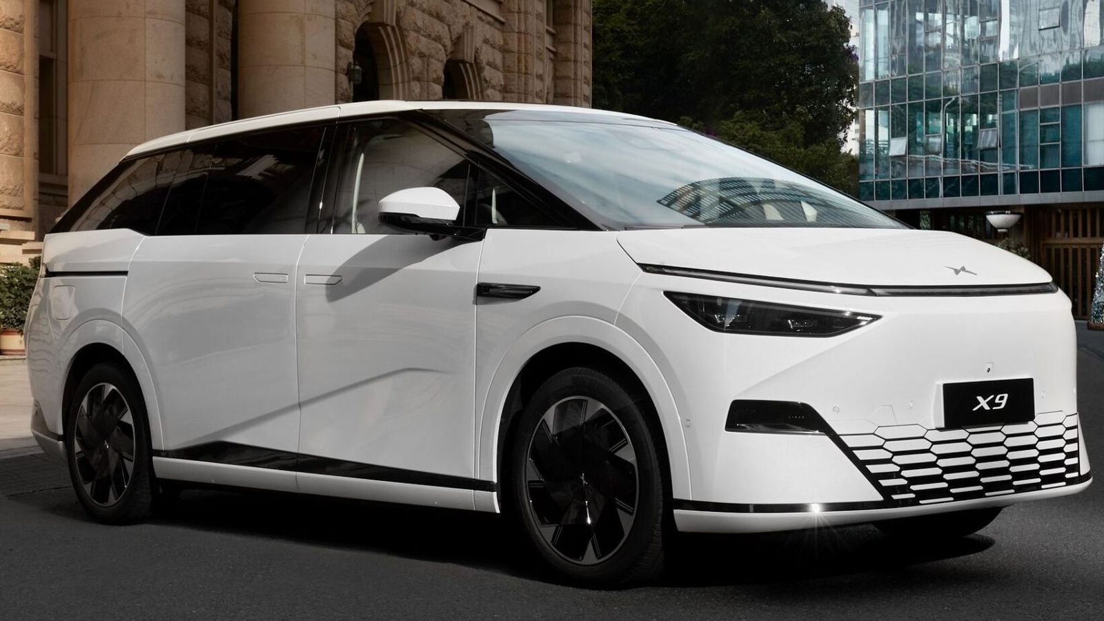 Con el Xpeng X9 cuenta con un representante entre los monovolúmenes eléctricos y con gran éxito en su mercado local.