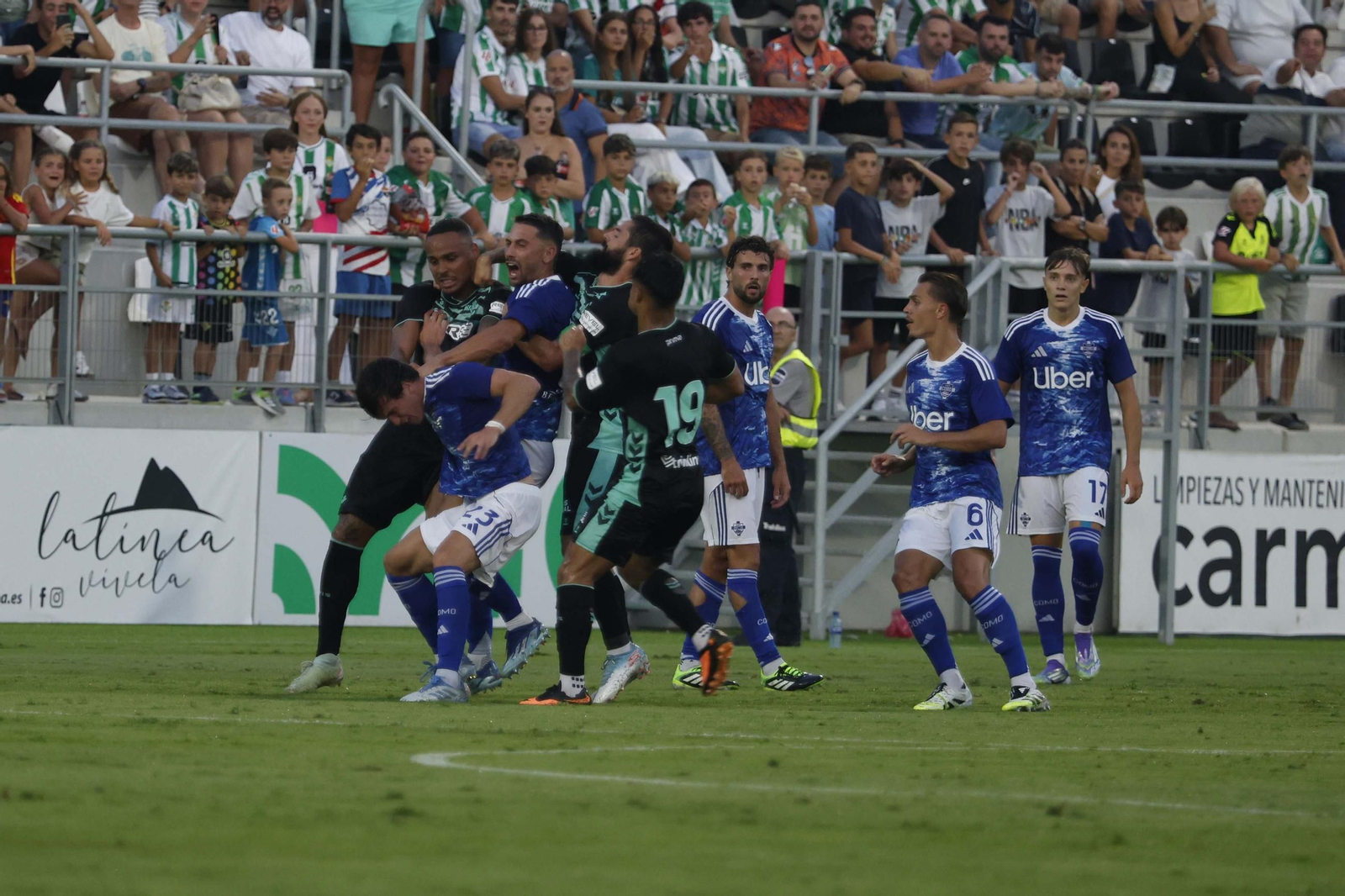 Las fotos del Betis-Como disputado en el Ciudad de La Línea (2-3)