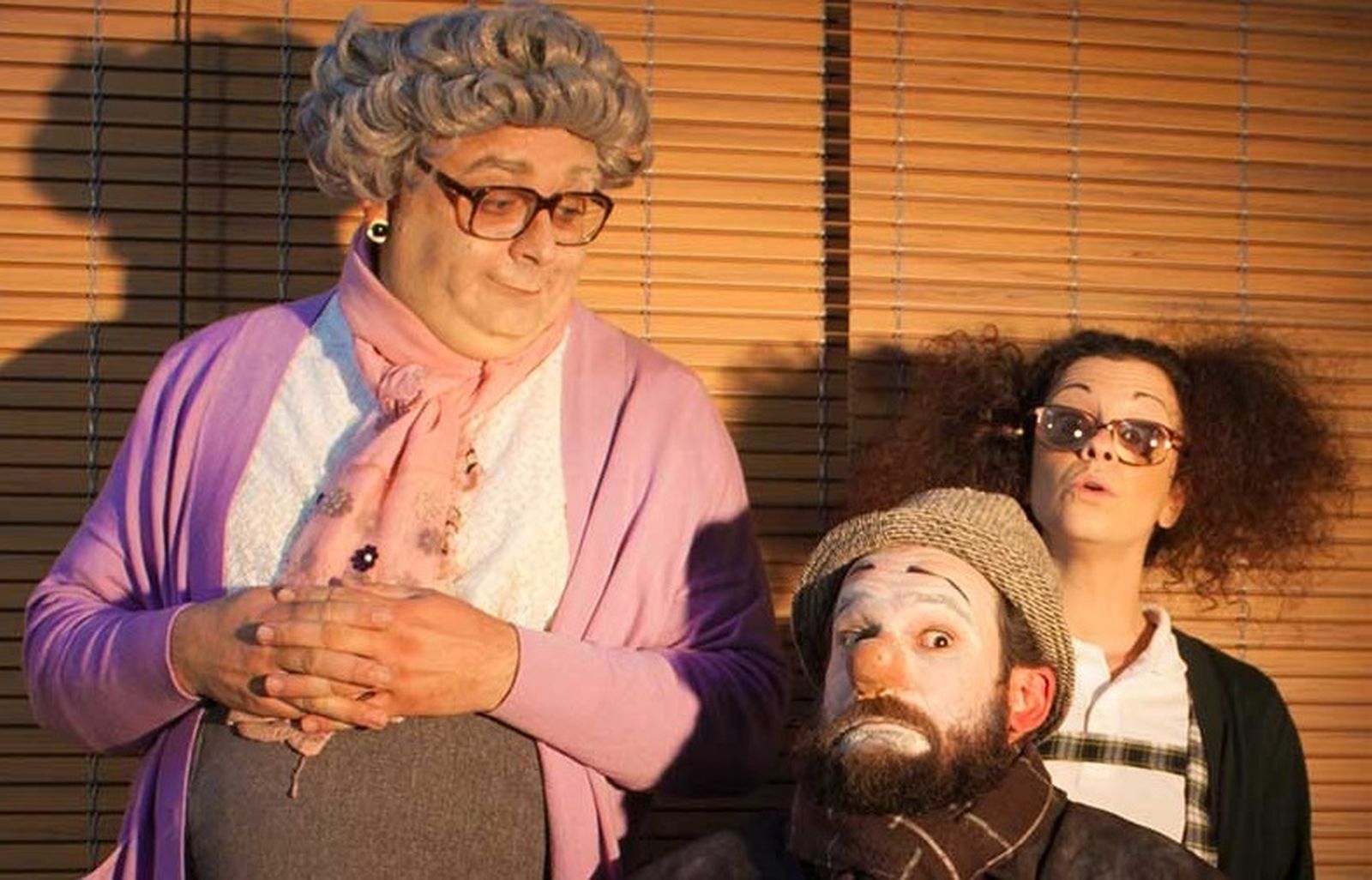 Mané Solano, José Luque y Susana Villegas en 'Nonna...'