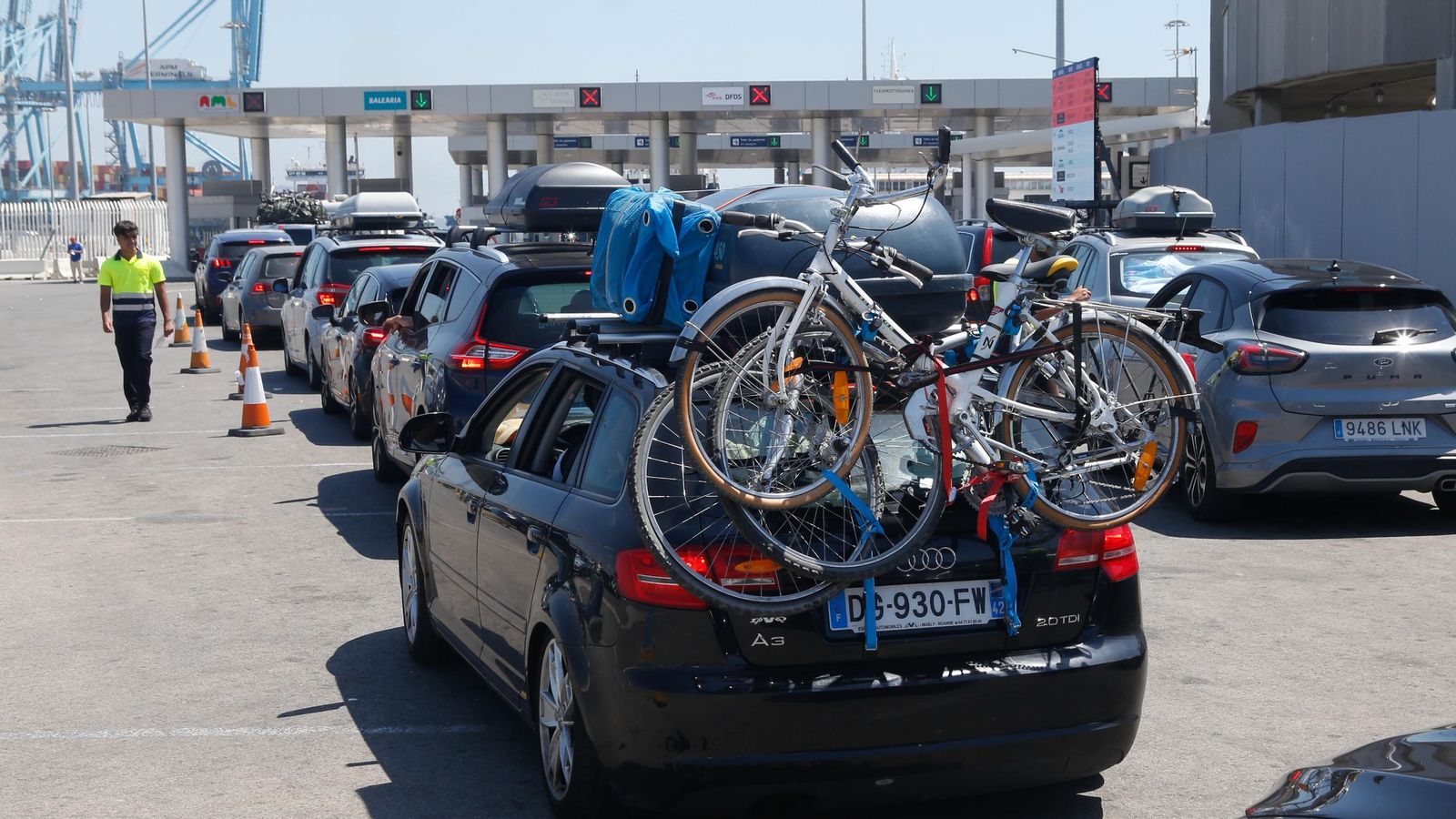 El intenso sábado en la Operación Paso del Estrecho en Algeciras, en imágenes