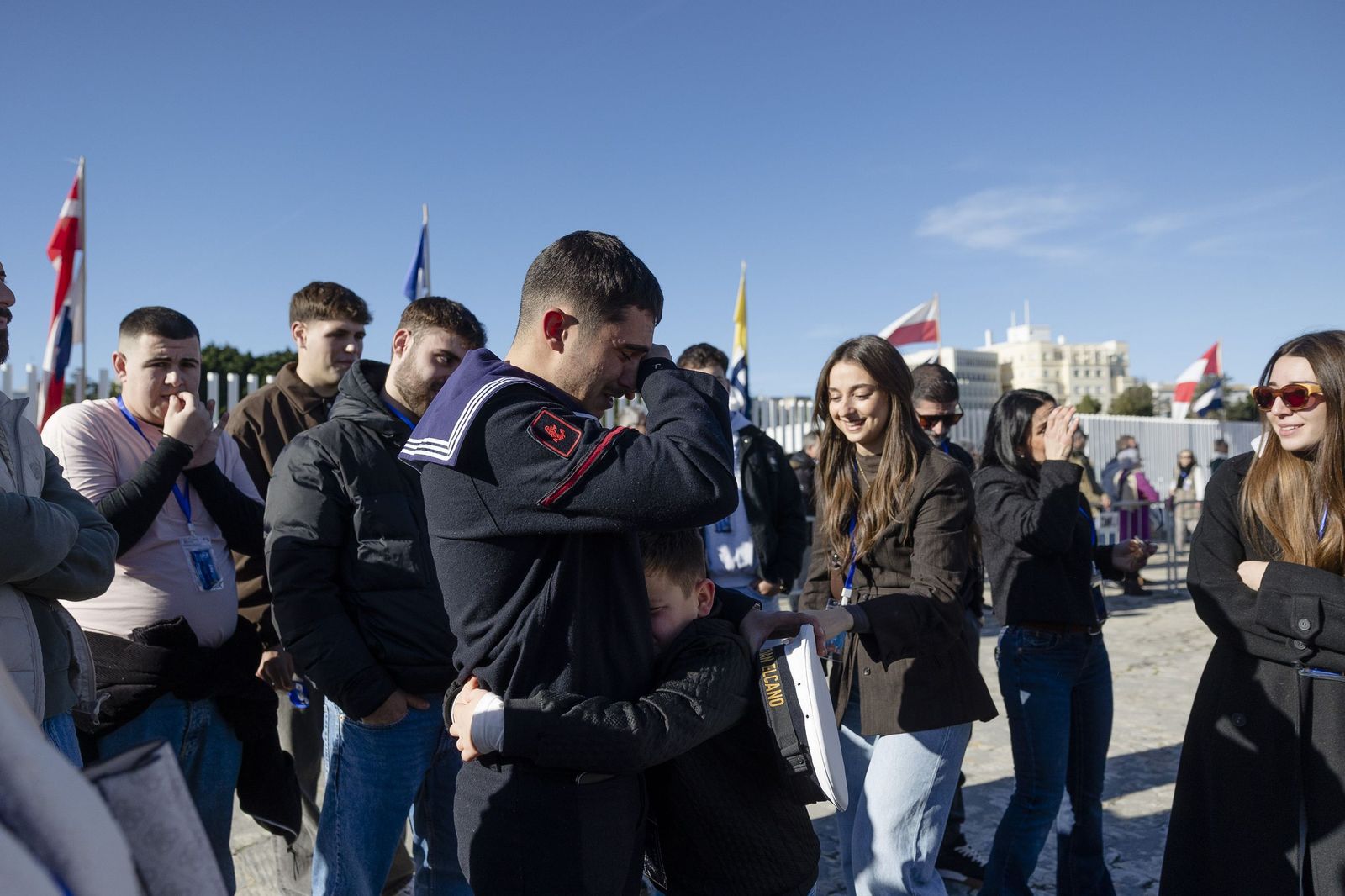 Las imágenes de la despedida del Juan Sebastián de Elcano