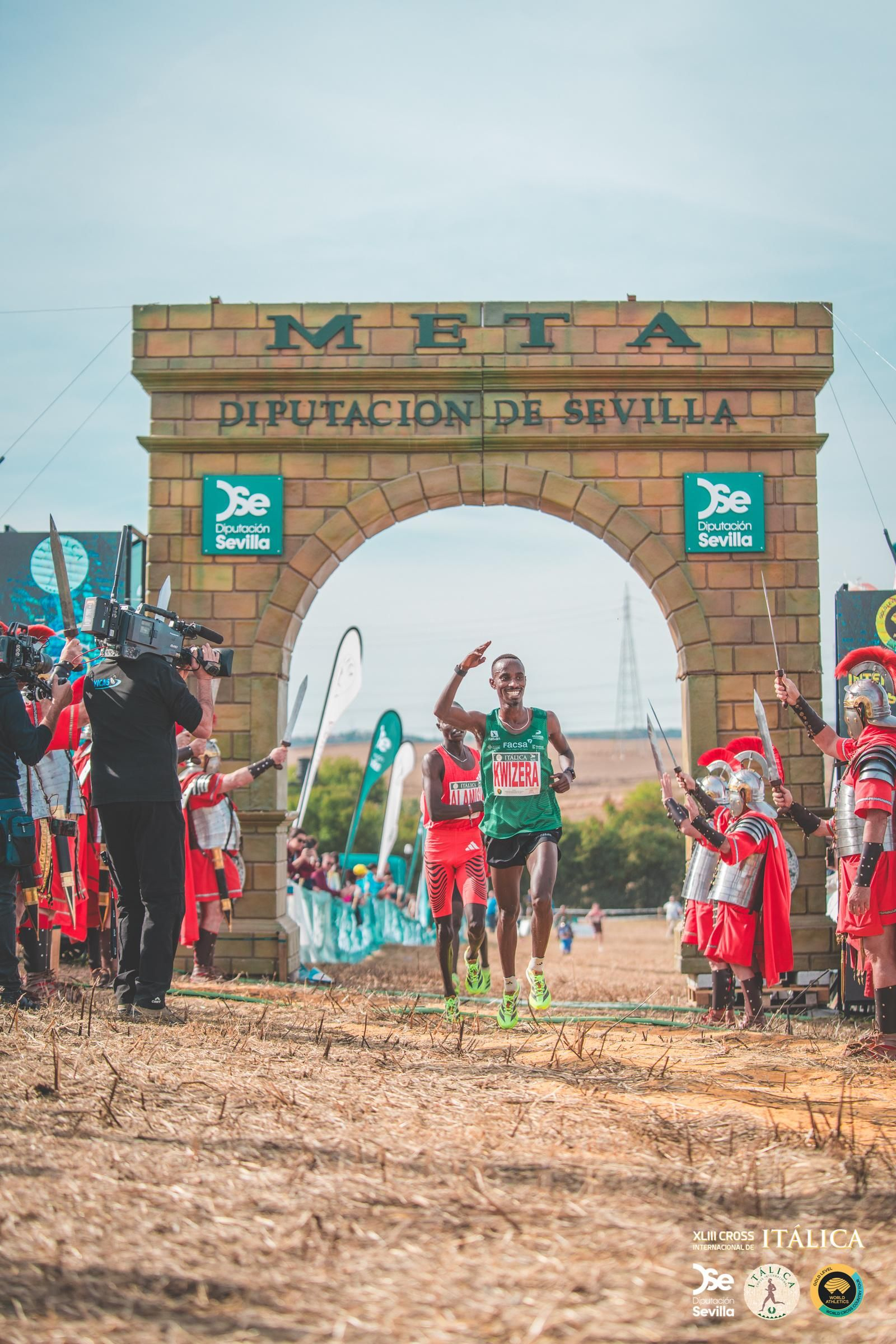 Búscate en las fotos del Cross de Itálica 2025 | 12