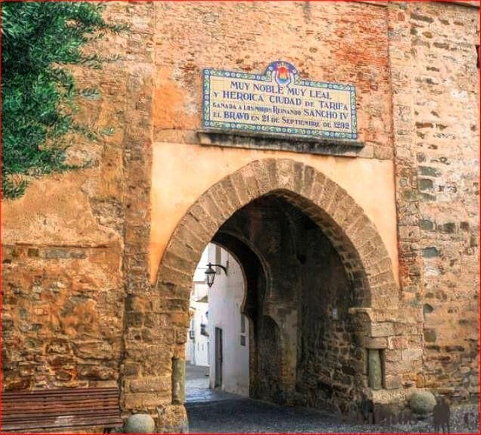 La Puerta de Jerez, en Tarifa. La Puerta de Jerez, en Tarifa.