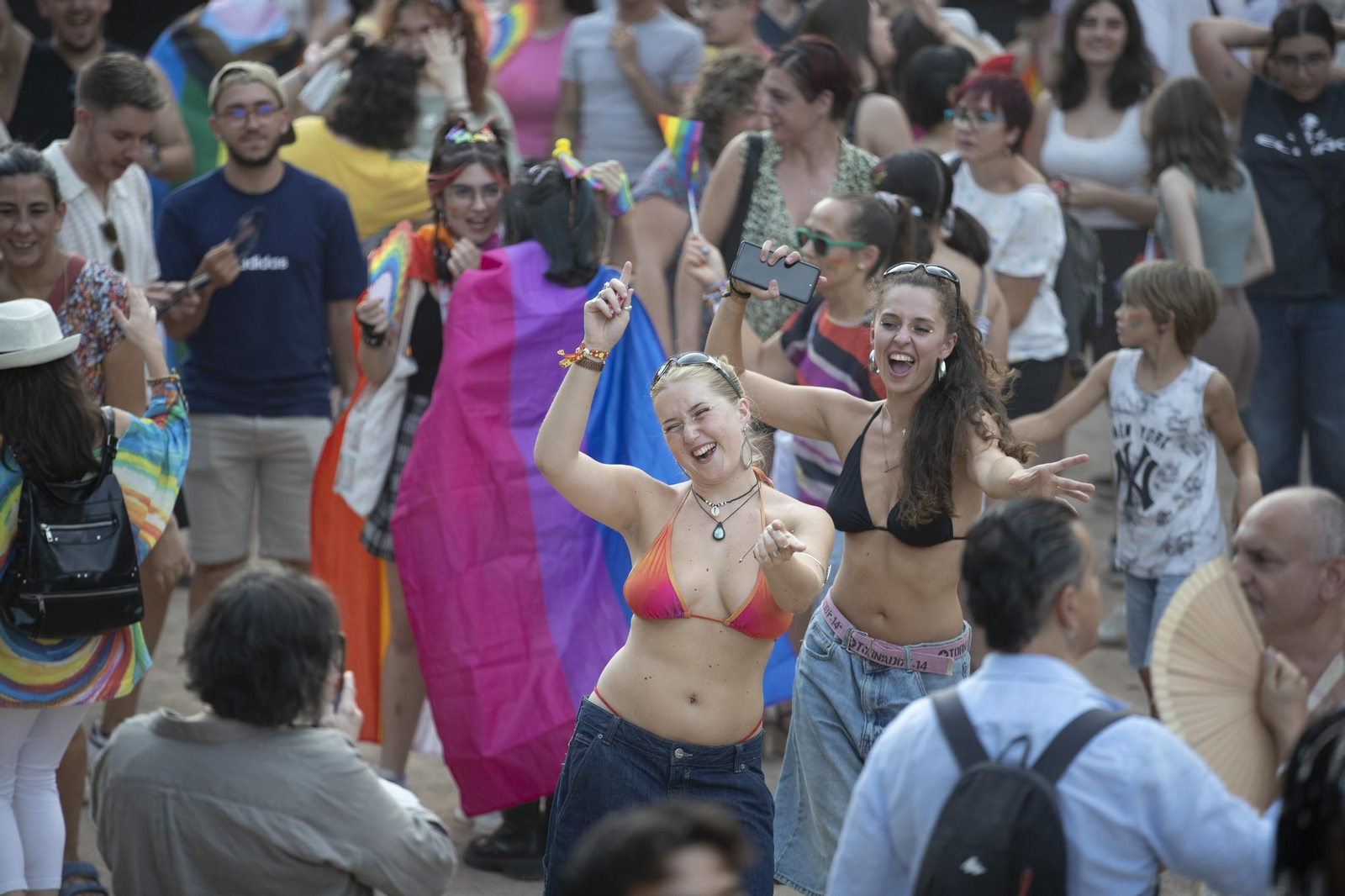 Las mejores imágenes de la manifestación por el Día del Orgullo LGBTIQ+ en Granada